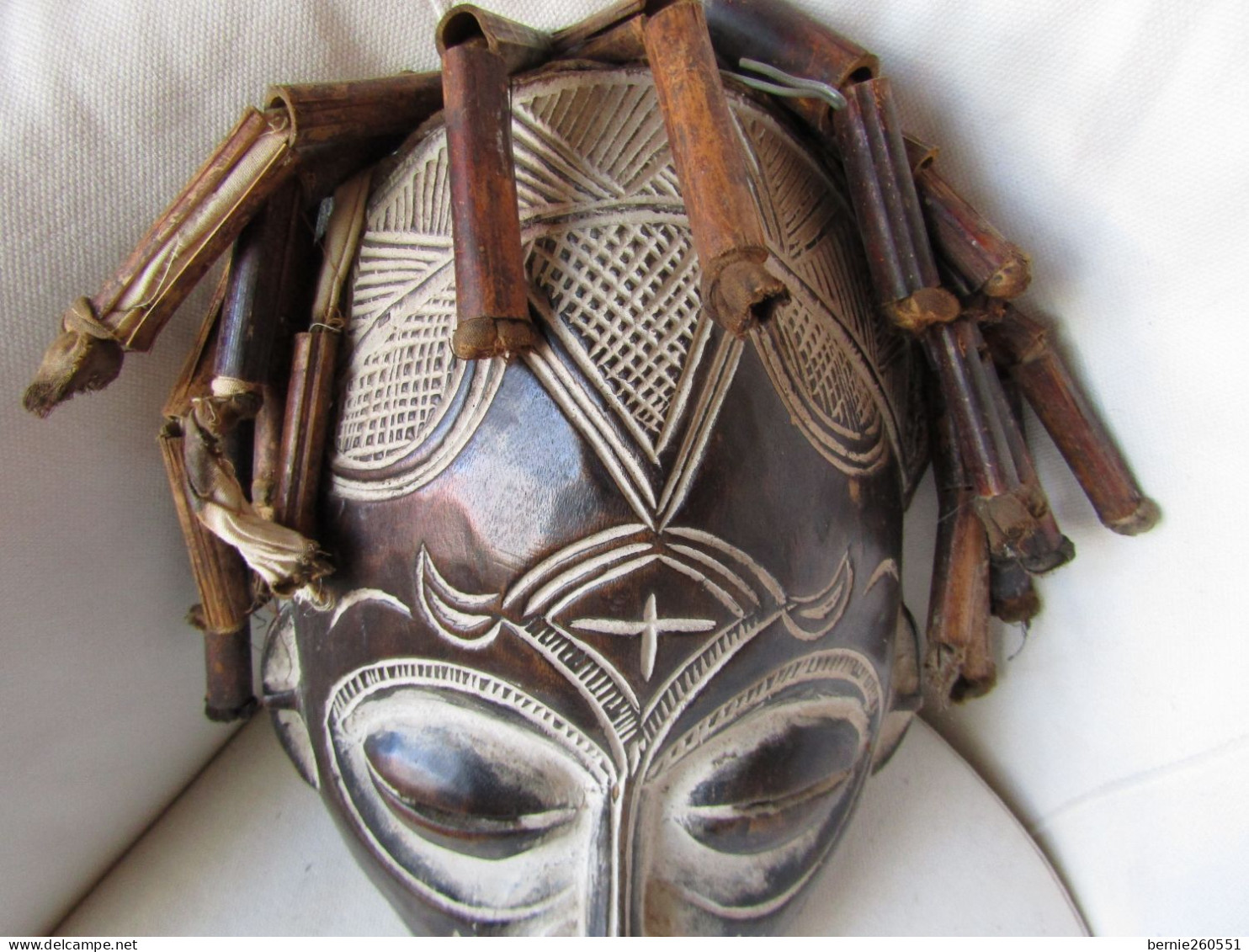 Formidable masque africain, origine Angola