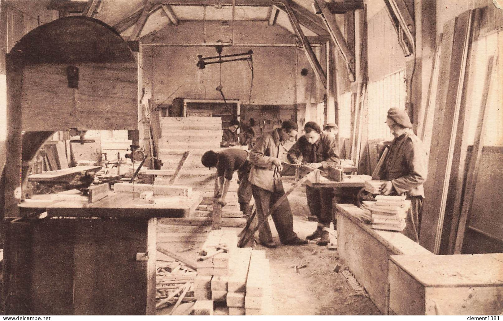 Saint Laurent Du Pont Chantiers De La Jeunesse Groupement N° 10 L'atelier De Bois - Saint-Laurent-du-Pont