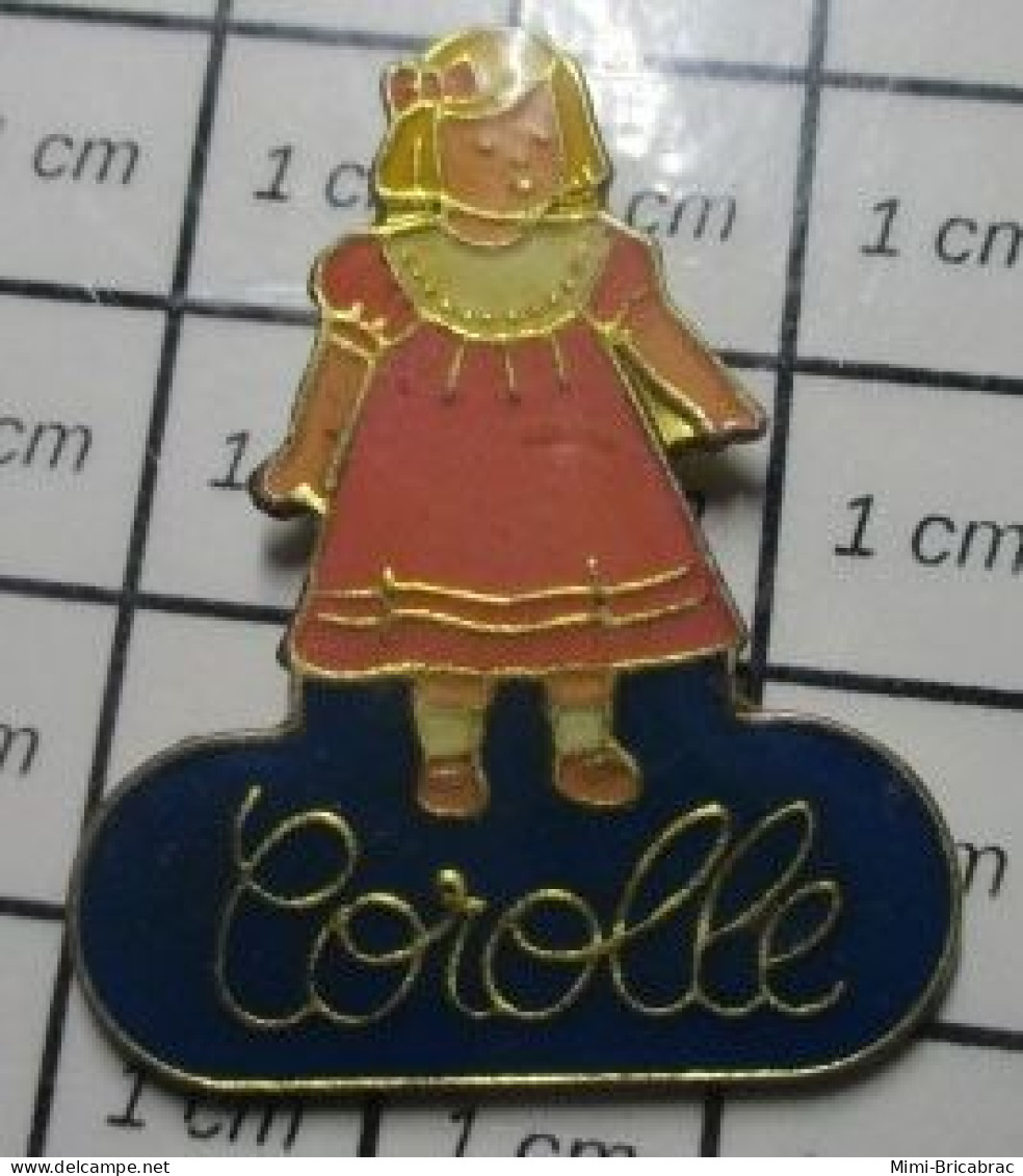 910c Pin's Pins / Beau Et Rare /  JEUX / JOUET POUPEE COROLLE - Jeux