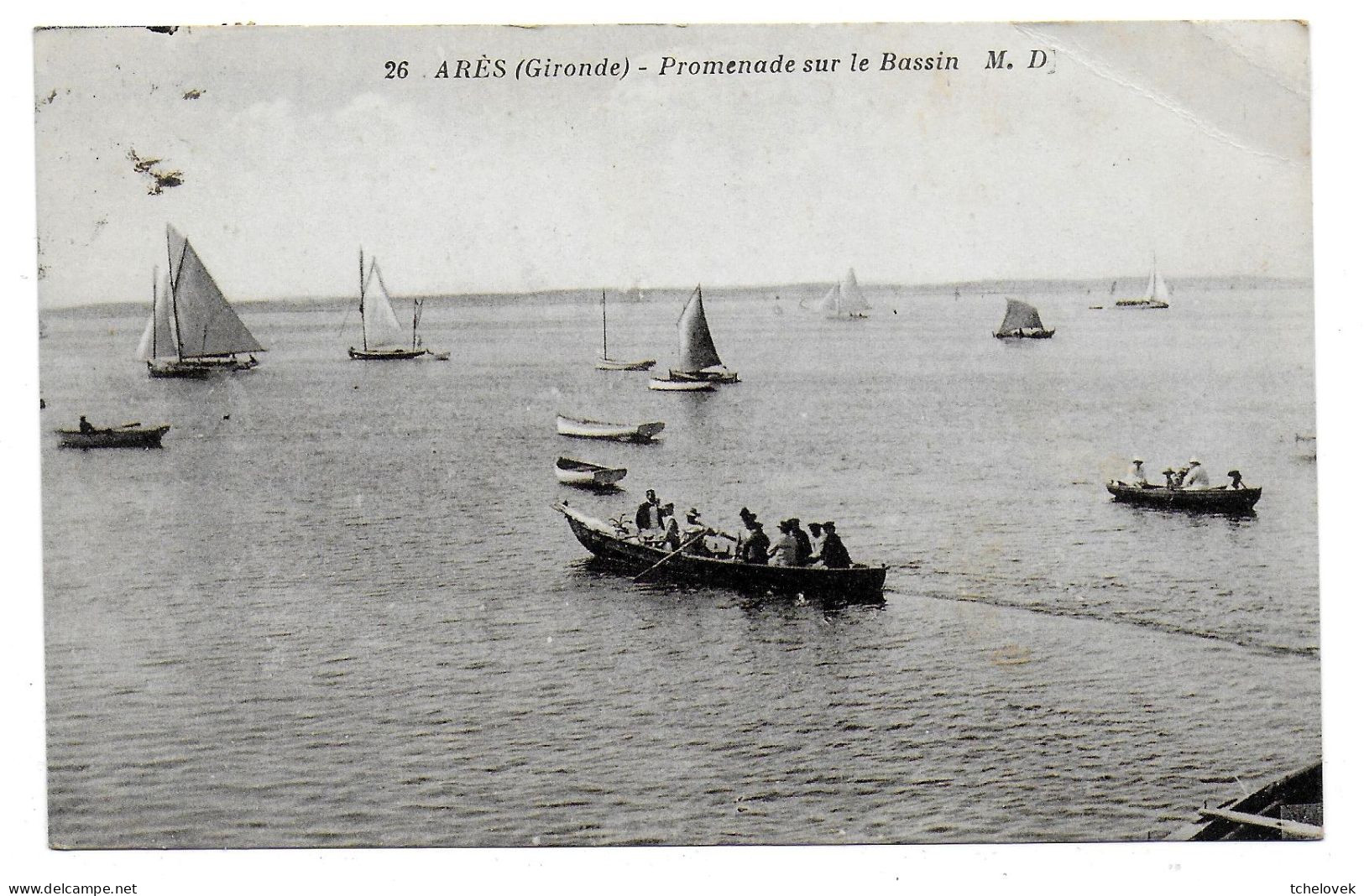 (33). Ares. (2) Promenade Sur Le Bassin. - Arès