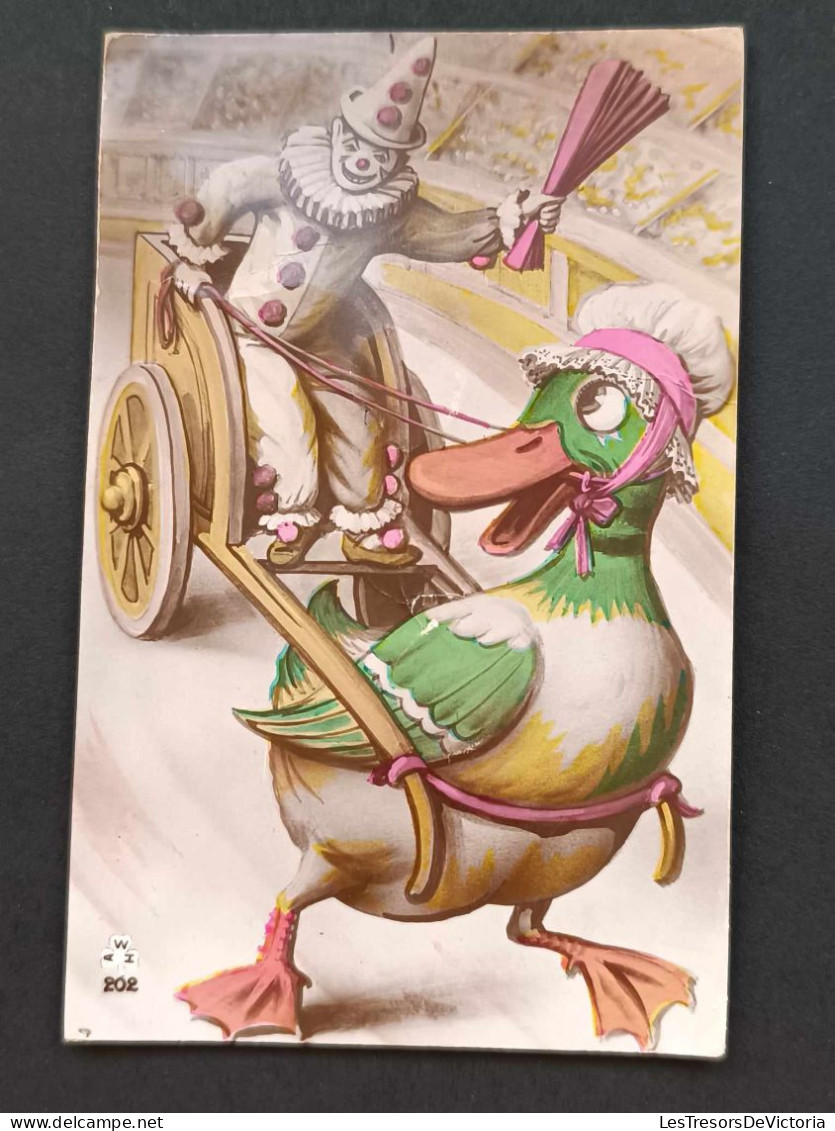 Fantaisie - Carte Sonore - Canard Qui Tire Un Attelage Avec Un Pierrot - Clouwn - Cirque - Carte Postale Ancienne - Geklede Dieren