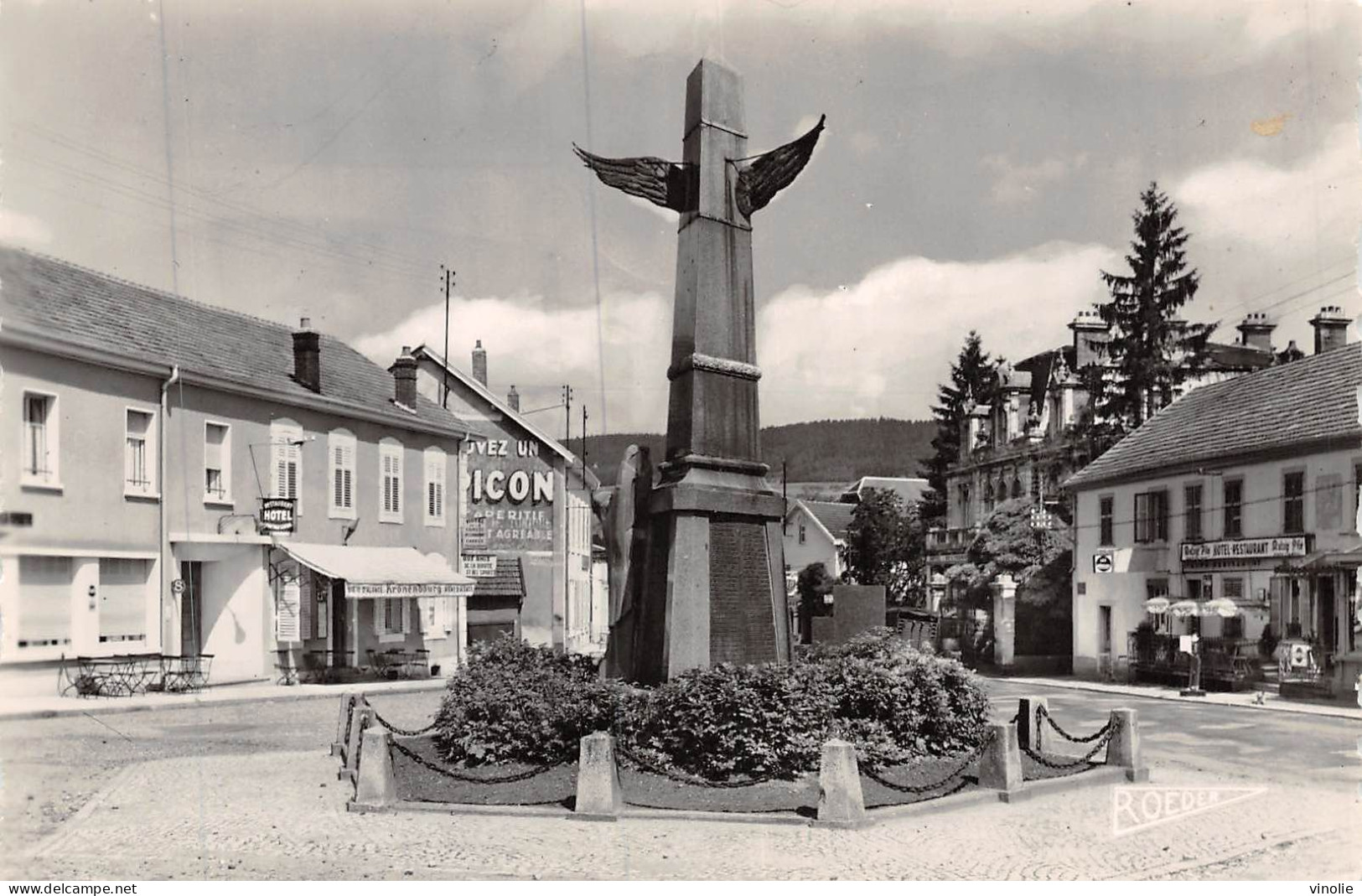 P-24-MOR-447 : FRAIZE. PLACE DE LA GARE. MONUMENT AUX MORTS - Fraize