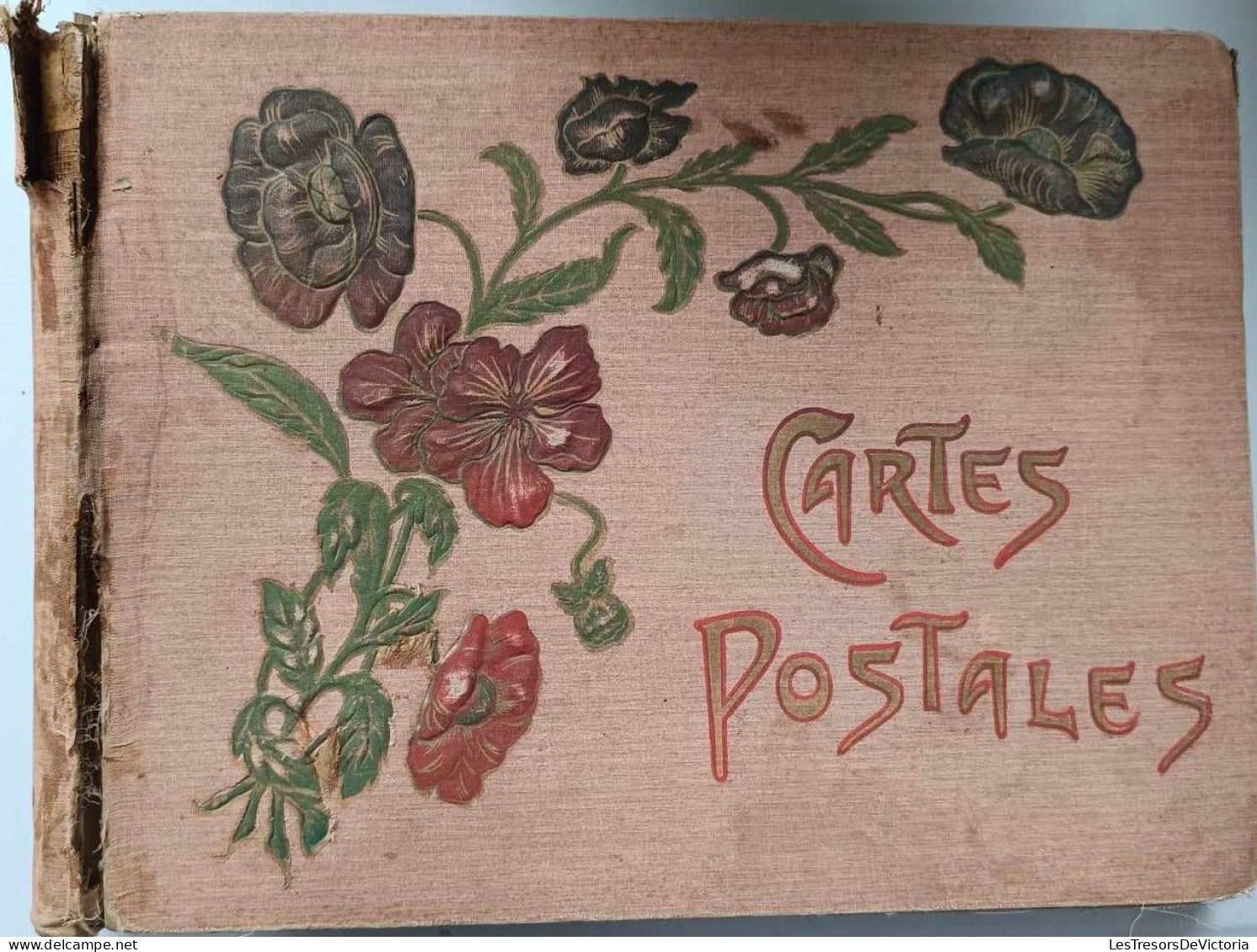 Album Pour Cartes Postales - Couverture Tissus Décorée De Fleurs - Dim:39/28/3cm - Albums, Reliures & Feuilles