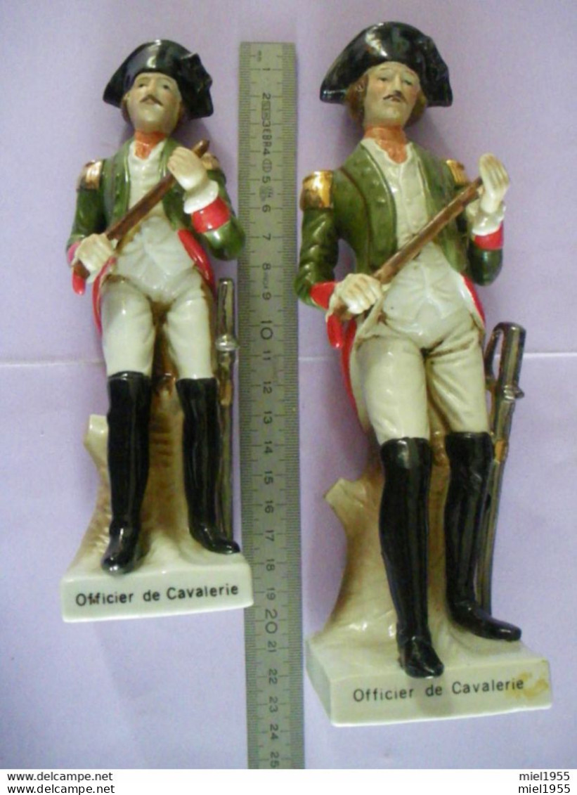 Lot 2 Statuettes En Porcelaine (18 & 21,5 Cm) Soldat De L'armée De NAPOLEON (6 Photos) Voir Description - Andere & Zonder Classificatie
