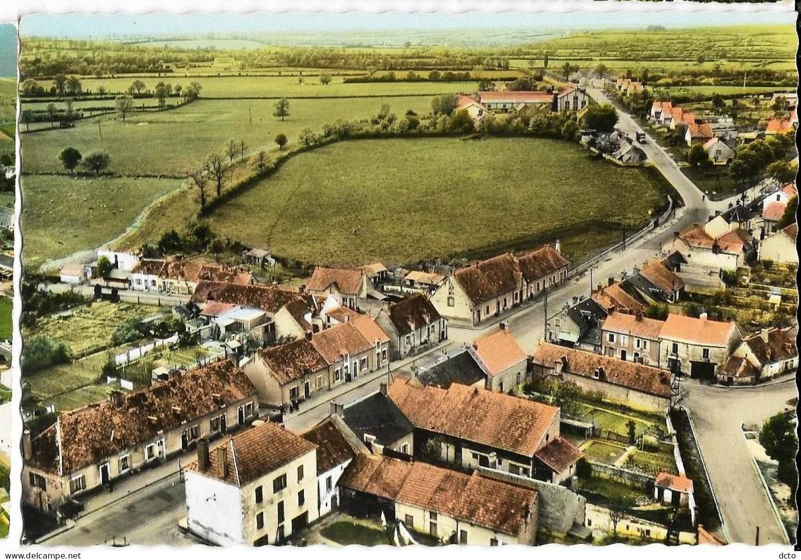 En Avion... SANCOINS (18) Route De Bourges Sofer A18 S13 1011, Cpsm GF - Sancoins