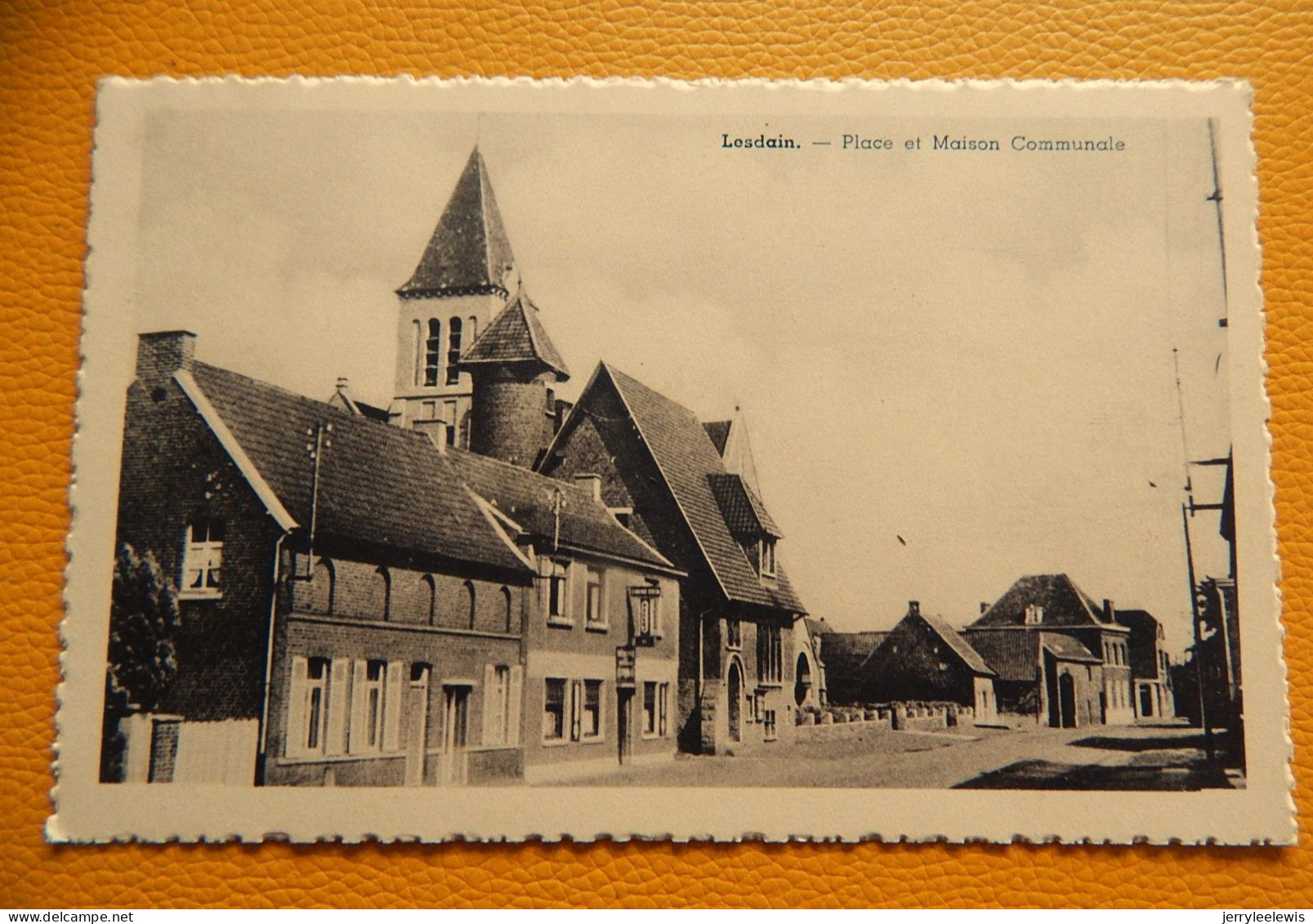 LESDAIN  -  Place Et Maison Communale - Brunehaut