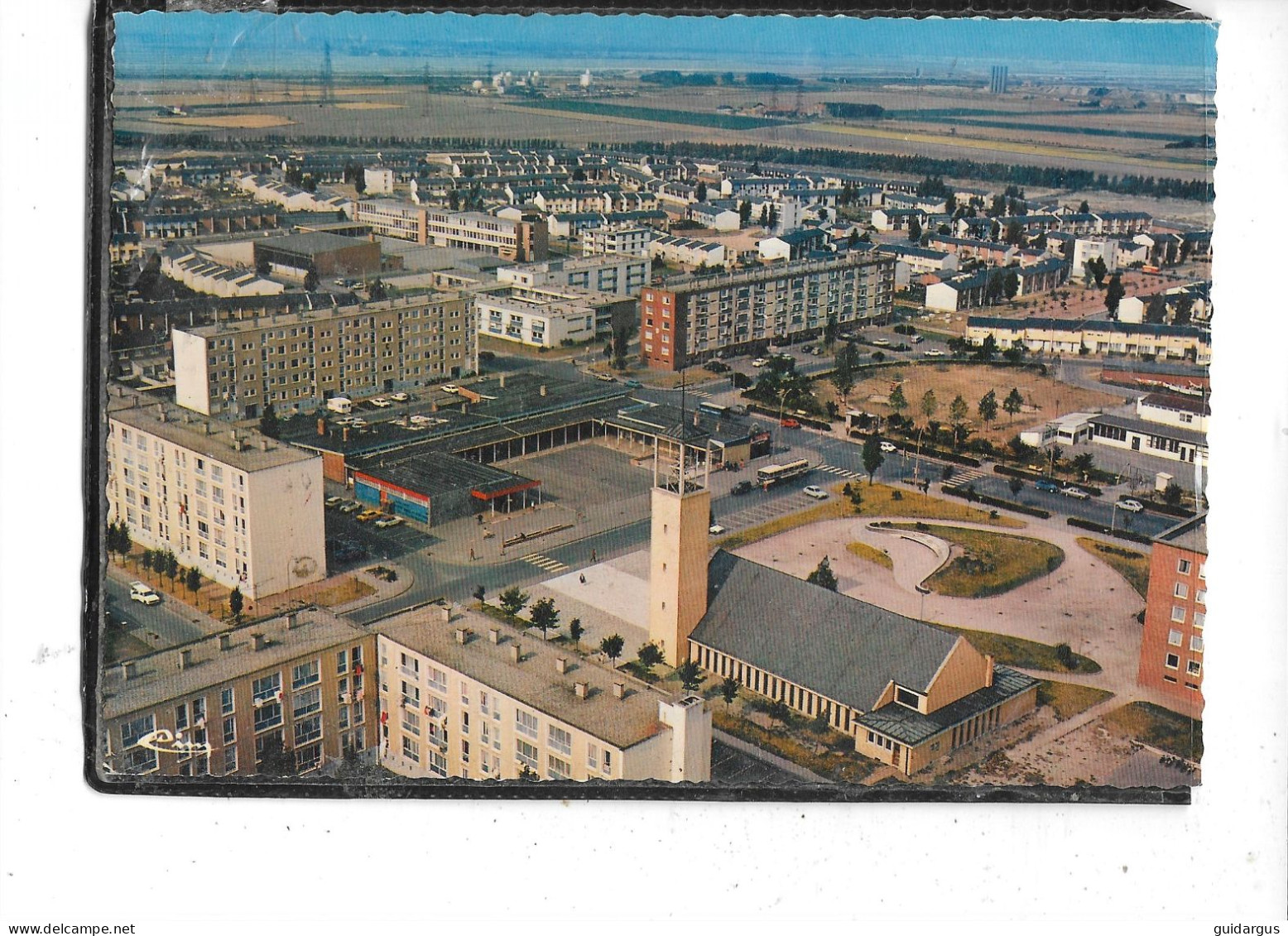 59-GRANDE-SYNTHE- Une Vue Aérienne Du " CENTRE-COMMERCIAL Et De L'EGLISE SAINT-JOSEPH " - Grande Synthe