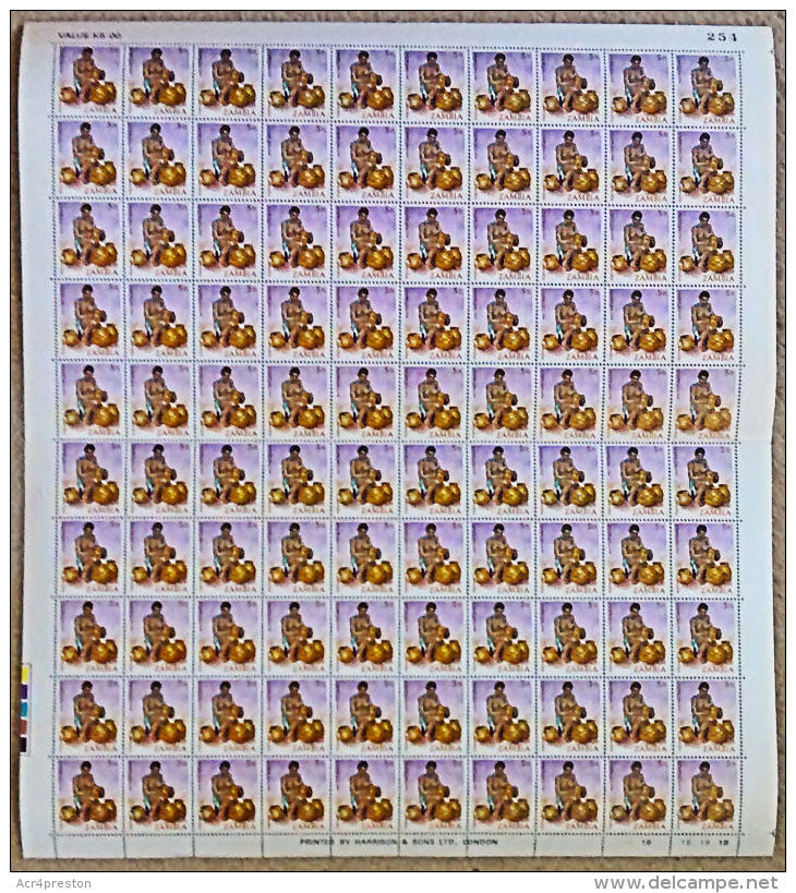 H0088 ZAMBIA 1981, SG 339 5n Definitive Pottery Making, MNH Full Sheet Of 100 - Zambie (1965-...)