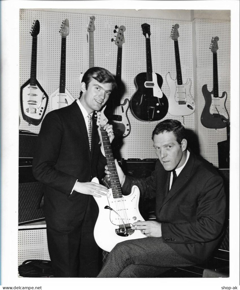 C5995/ Gitarren-Geschäft London Original Pressefoto Foto 24 X 19 Cm Ca.1968 - Andere & Zonder Classificatie