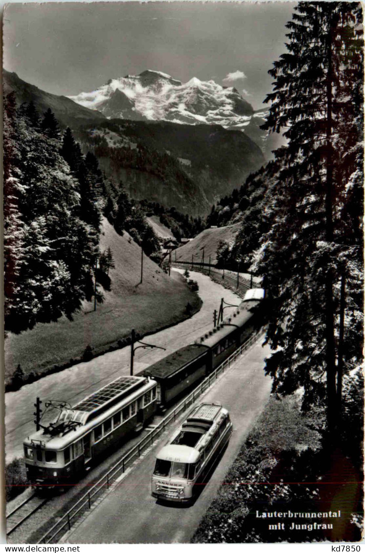 Lauterbrunnental Mit Zzug Und Postbus - Lauterbrunnen