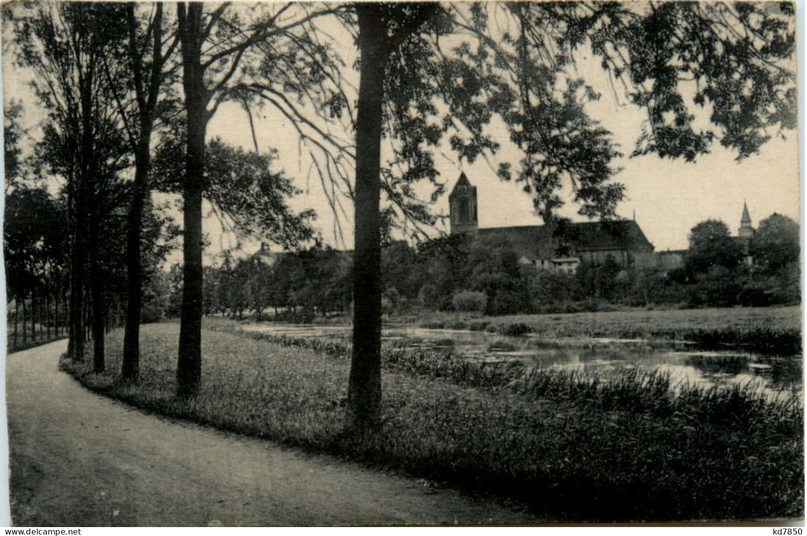 Güstrow, Promenade Mit Dom-Kirche - Guestrow