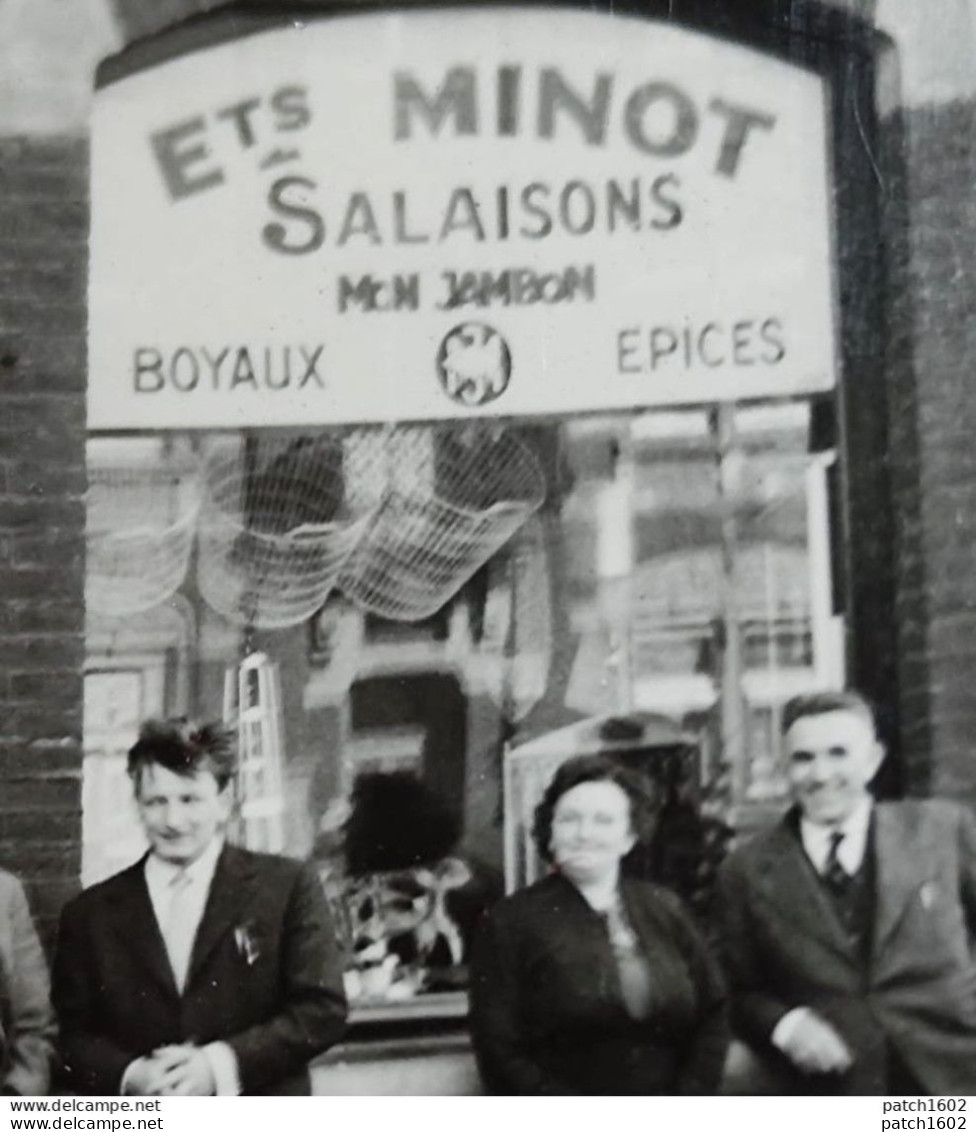 LA LOUVIÈRE établissement MINOT SALAISONS BOYAUX EPICES SUREMENT LE PROPRIÉTAIRE DEVANT 10/7 CM - La Louvière