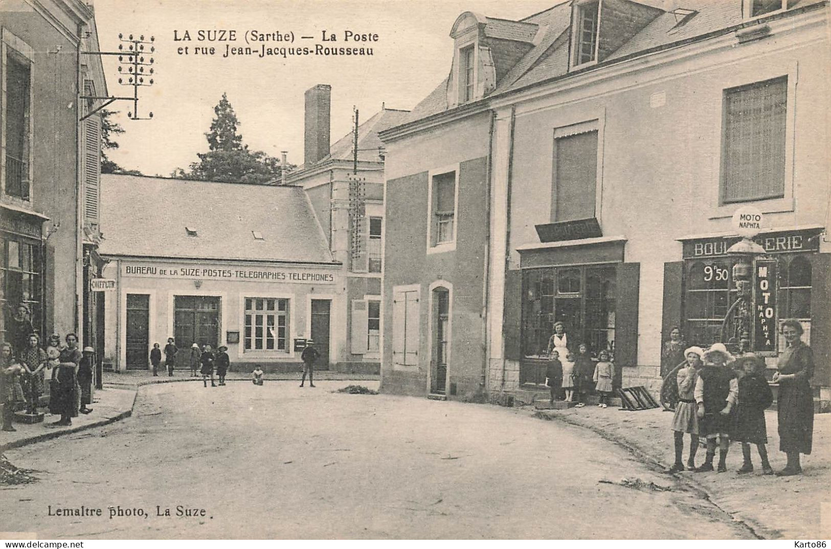 La Suze Sur Sarthe * La Poste Et Rue Jean Jacques Rousseau * Pompe à Essence * Coiffeur * Boulangerie - La Suze Sur Sarthe