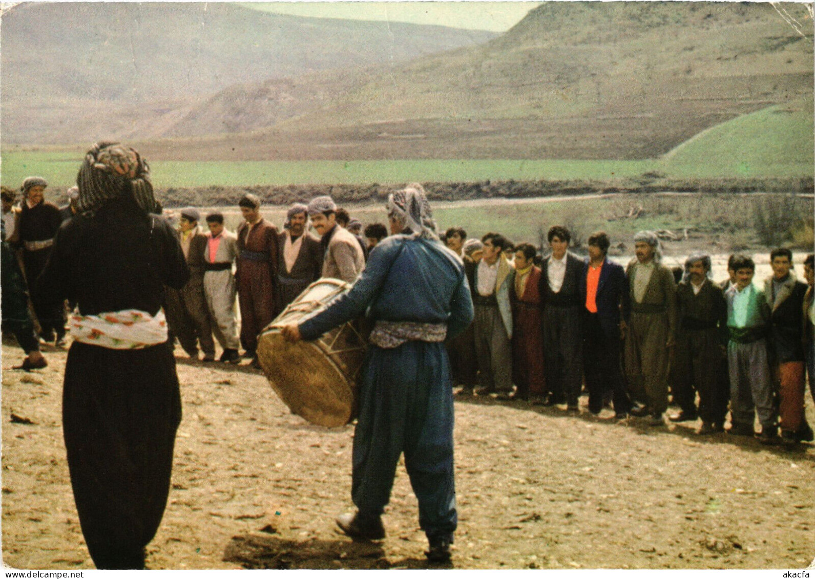 PC IRAQ, KURDISH FOLK DANCE FROM THE NORTH, Modern Postcard (b52900) - Irak