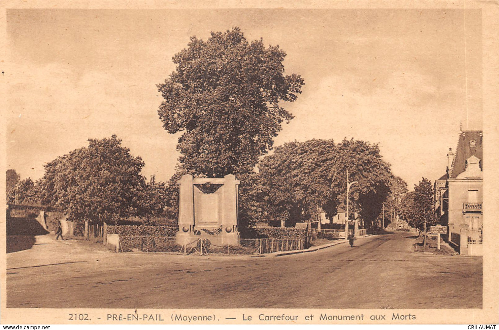 53-PRE EN PAIL-CARREFOUR ET MONUMENT AUX MORTS-N°6023-D/0351 - Pre En Pail