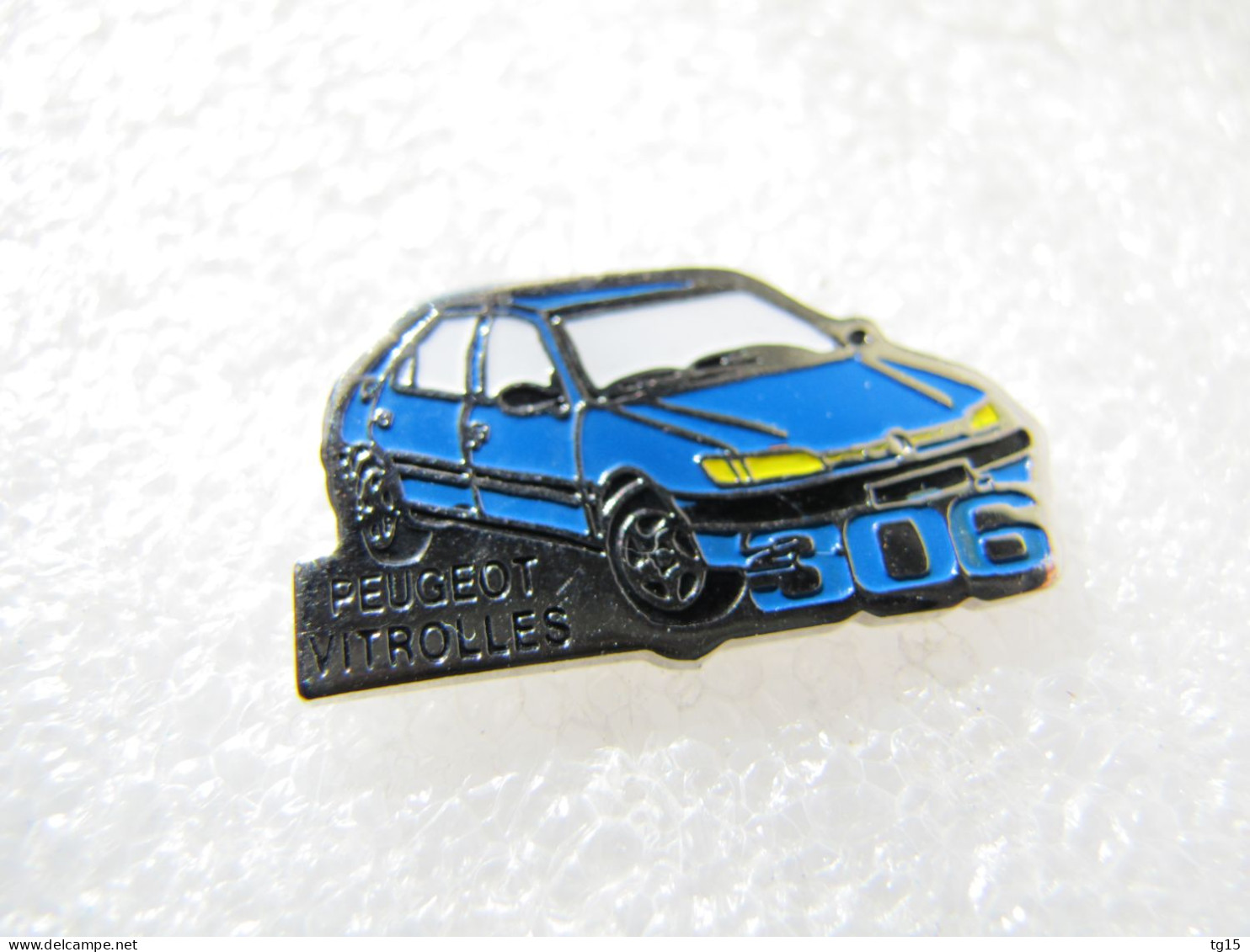 PIN'S    PEUGEOT  306  VITROLLES - Peugeot