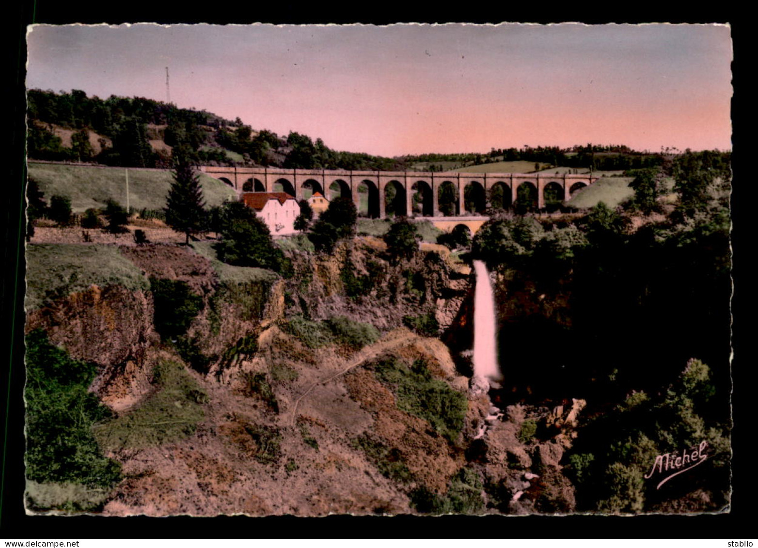 15 - MAURIAC - CASCADE DE SALINS - Mauriac