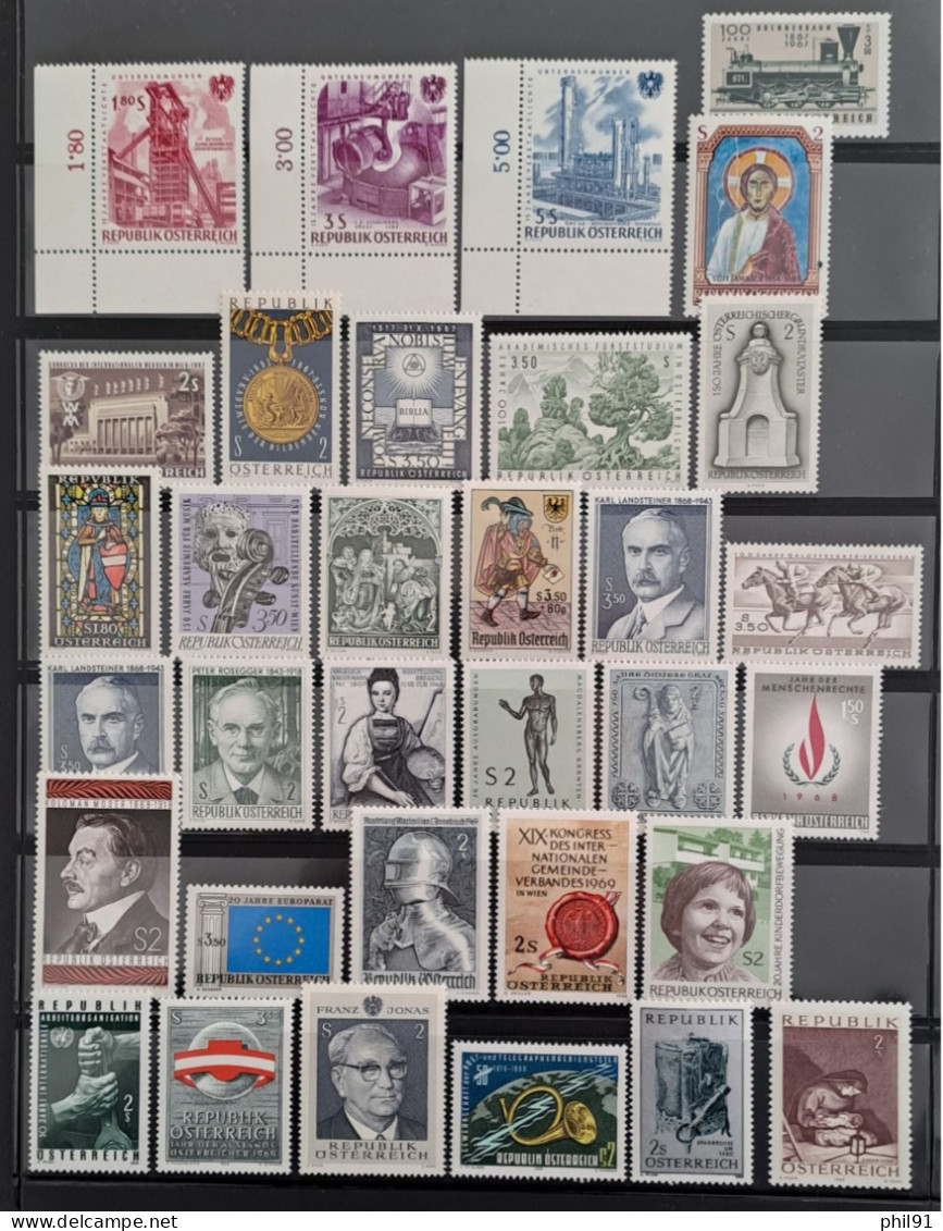 AUTRICHE    Lot De Timbres Entre Les Années 1867 Et 1981 - Collections