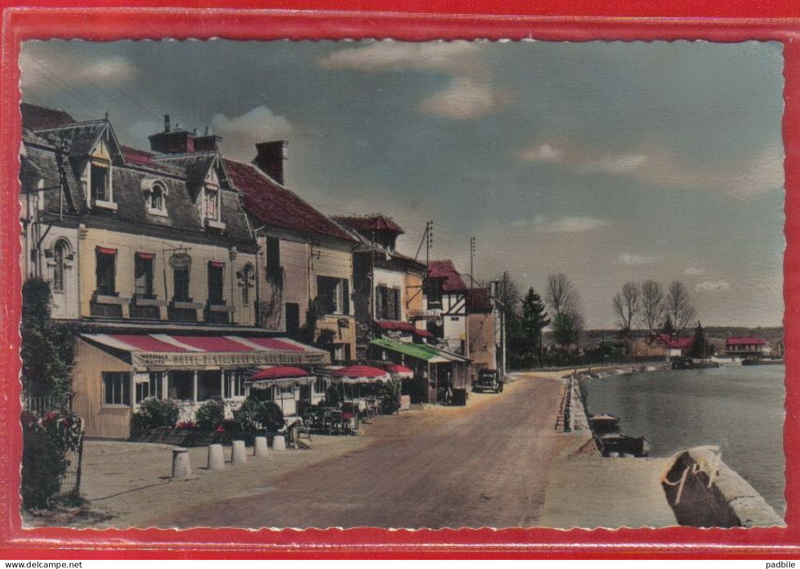 Carte Postale 77. Samois   Au Gai Séjour  Hotel Restaurant  Quai De La République   Très Beau Plan - Samois