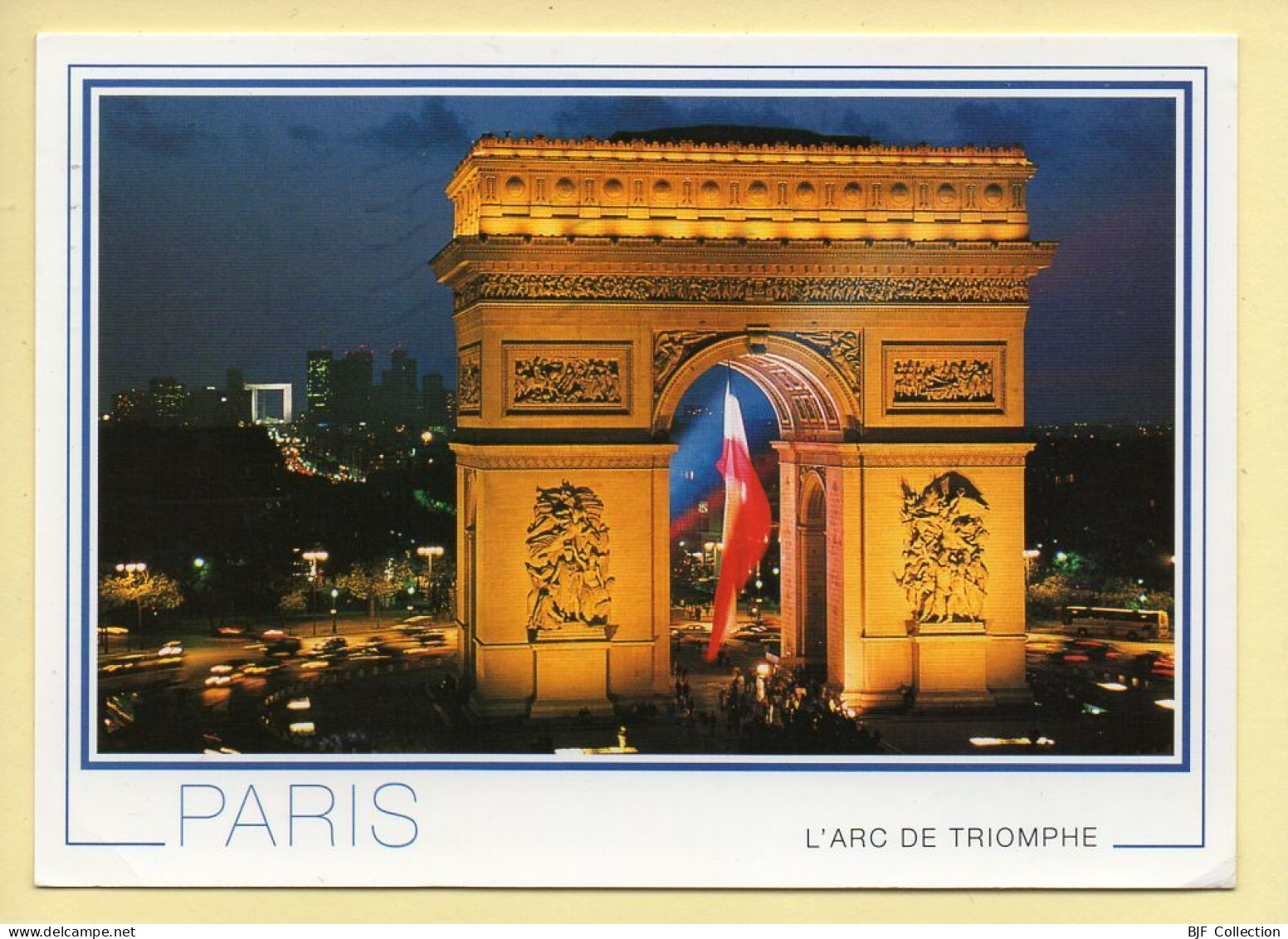 PARIS La Nuit : L'Arc De Triomphe Illuminé / La Défense (voir Scan Recto/verso) - Parijs Bij Nacht