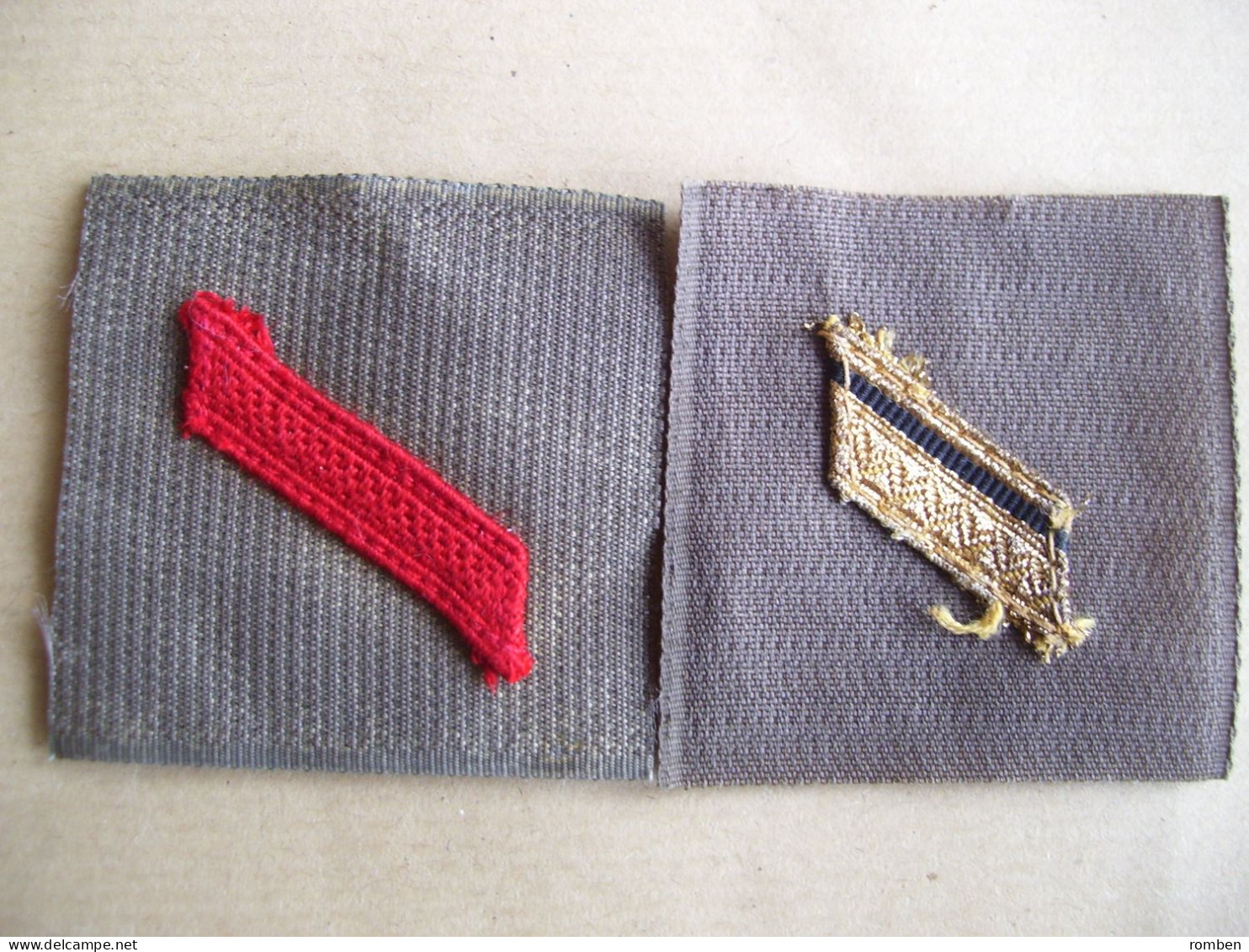 LOT 2 INSIGNES MILITAIRES - ECUSSONS TISSU - - GRADE -     INSIGNE ECUSSON MILITAIRE SCRATCH - - Autres & Non Classés