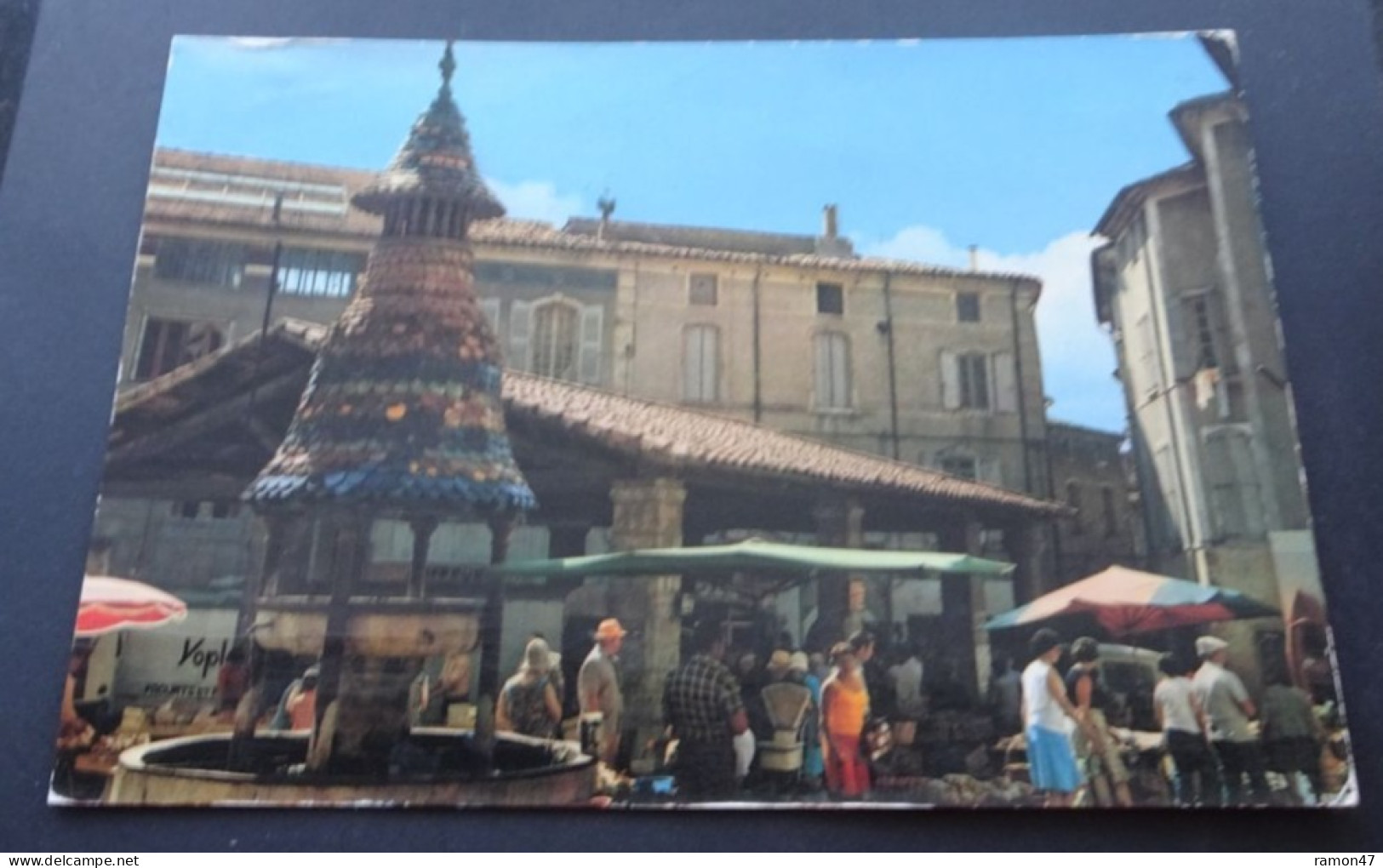 Anduze - "Porte Des Cévennes" - La Fontaine Pagode Et La Place Du Marché - Editions "SL", Villeurbanne - Anduze