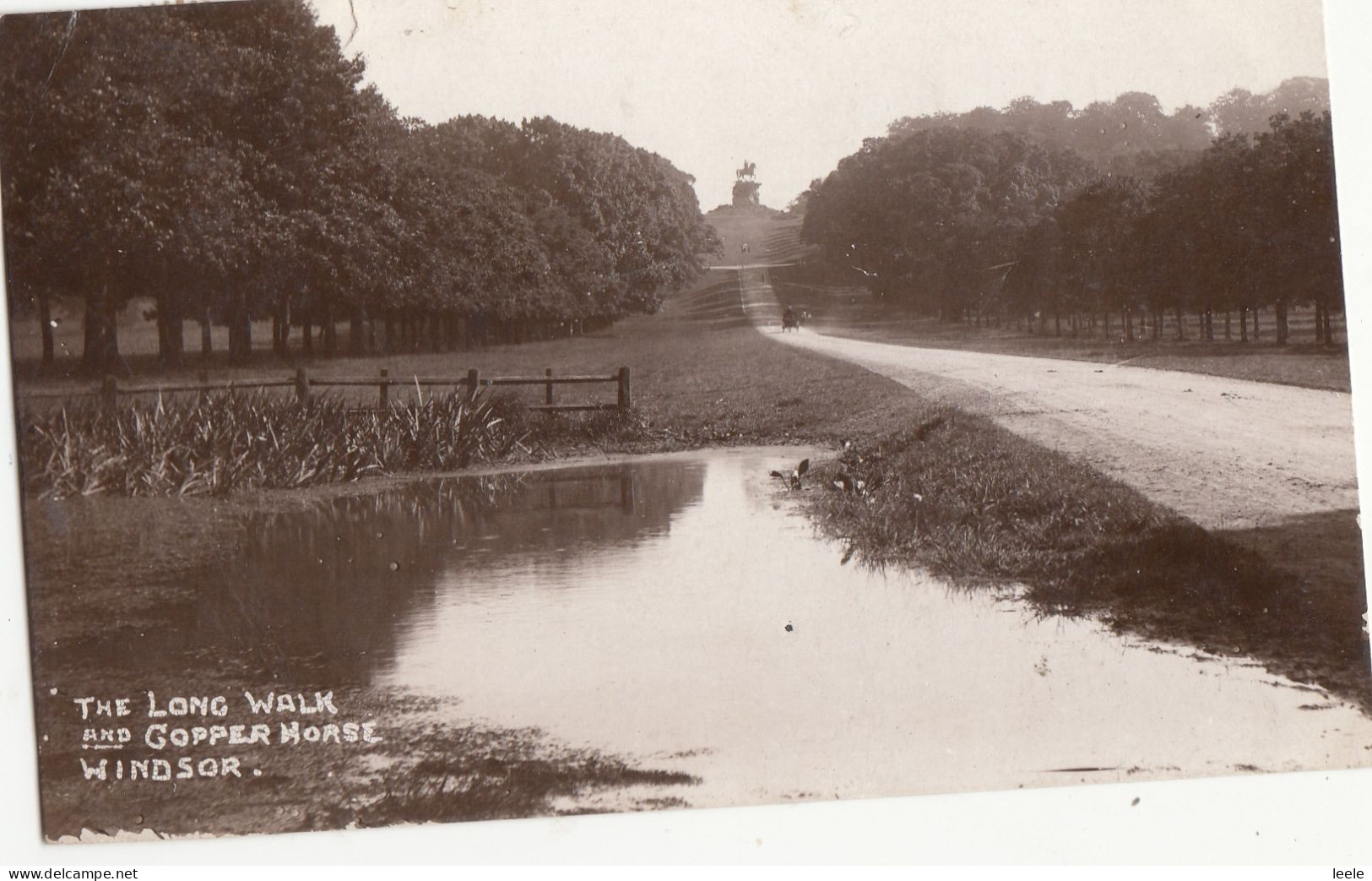 B19. Vintage Postcard. The Long Walk And Copper Horse. Windsor. - Windsor