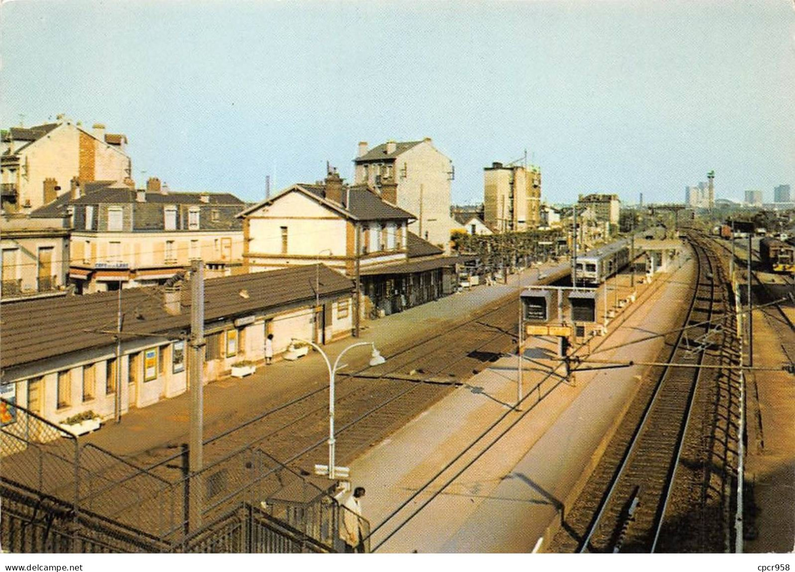 78 - HOUILLES - SAN28797 - La Gare - CPSM 15X10 Cm - Houilles