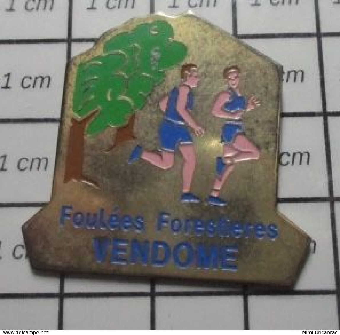 3417 Pin's Pins / Beau Et Rare : SPORTS / ATHLETISME FOULEES FORESTIERES VENDOME - Athlétisme