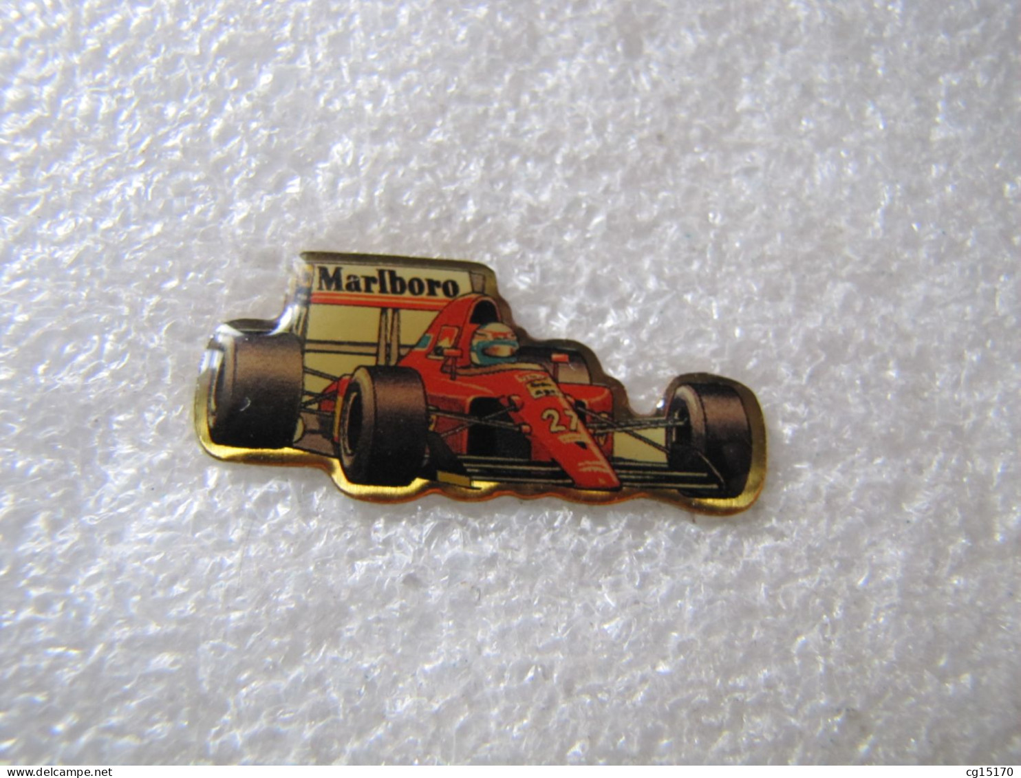 PIN'S    FORMULE 1  FERRARI  ALAIN PROST   MARLBORO - F1