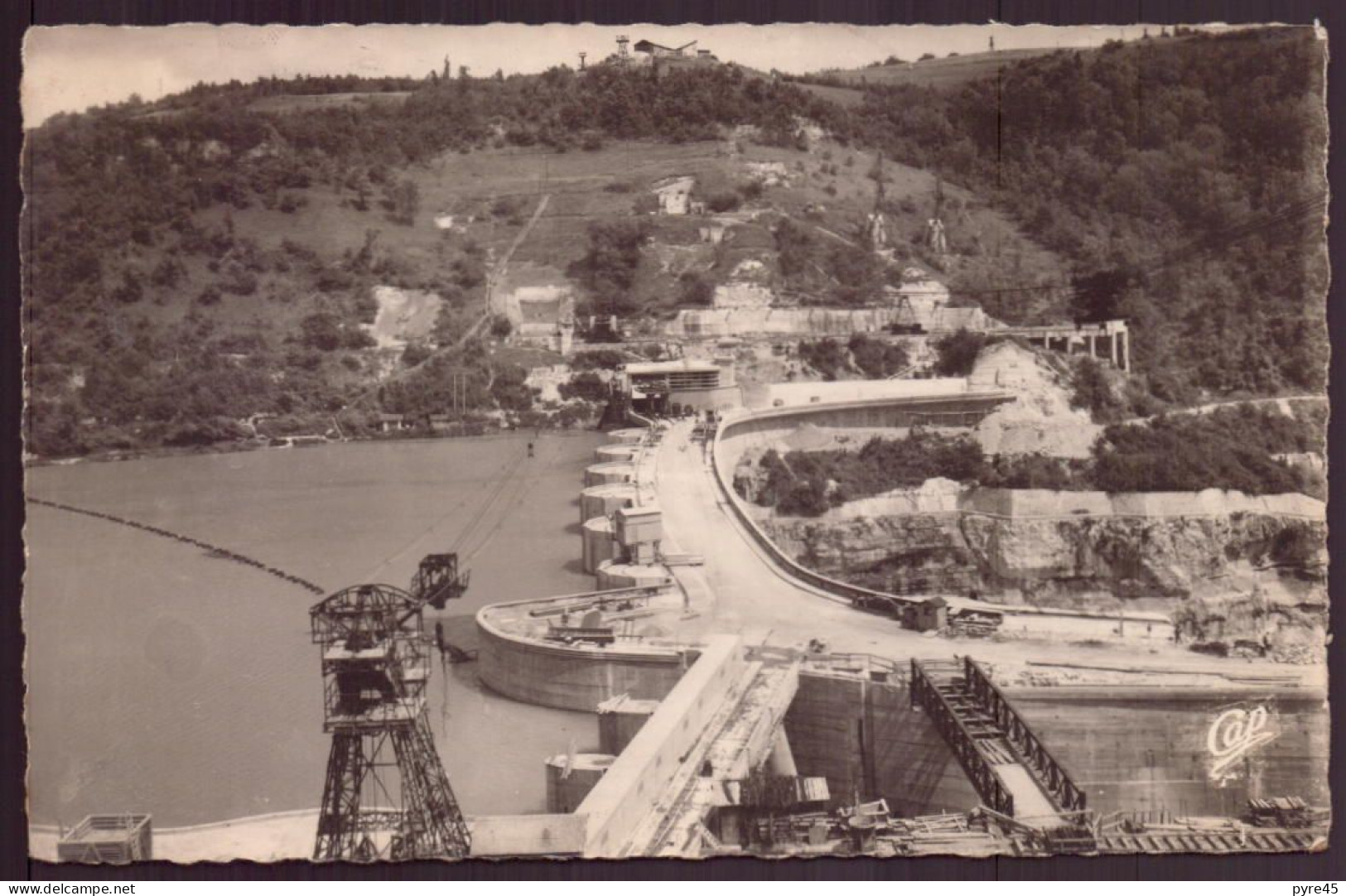 BARRAGE DE GENISSIAT VUE D ENSEMBLE LAC ET BARRAGE 01 - Génissiat