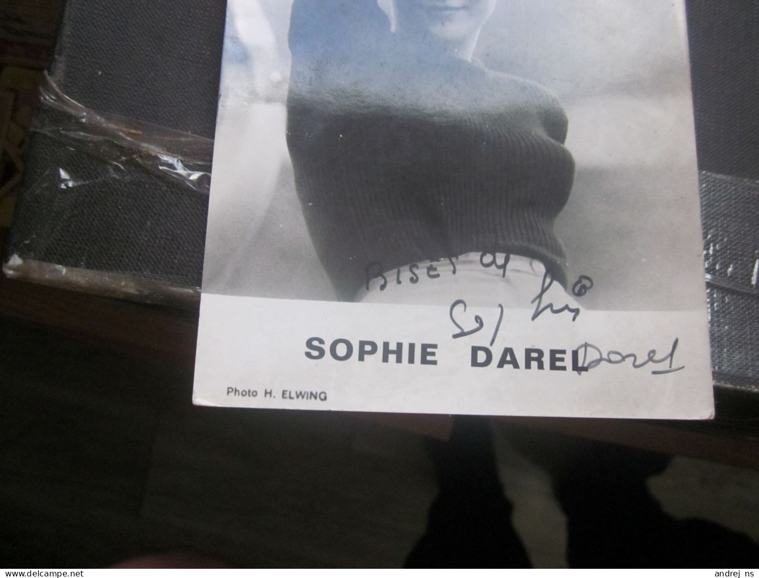Sophie Darel Autographs - Singers & Musicians