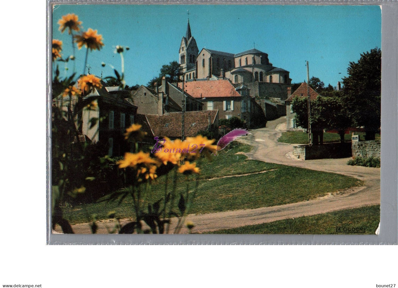 LORMES 58 - La Montée De L'Eglise Dans Le Morvan 1978 - Lormes