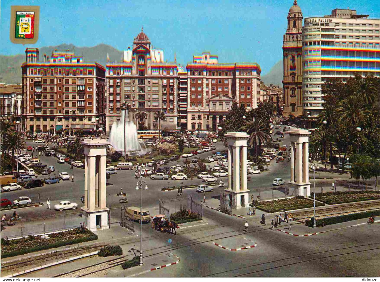 Espagne - Espana - Andalucia - Malaga - Entrada Al Puerto Y Plaza De La Marina - Entrée Au Port Et Place De La Marina -  - Málaga