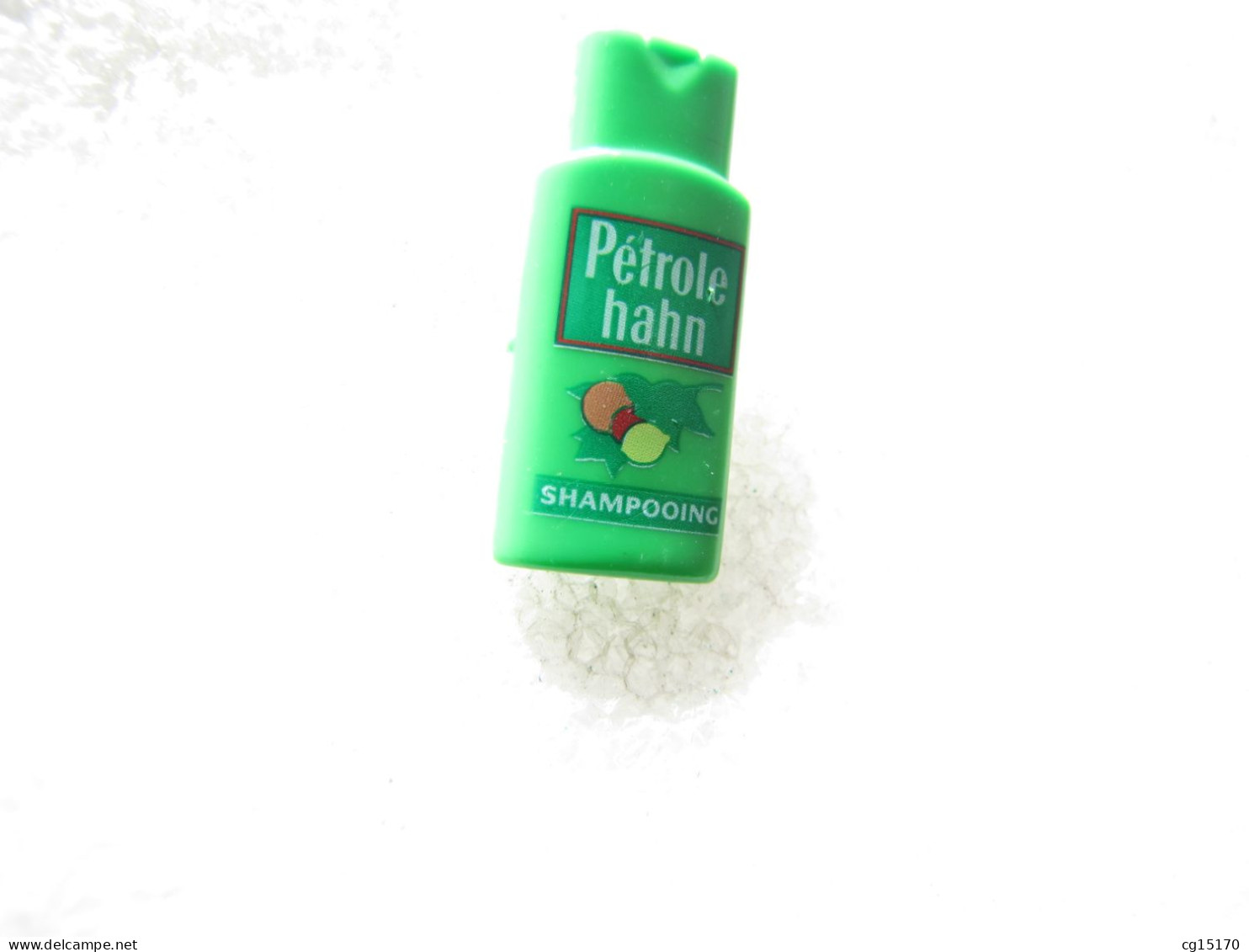 PIN'S    PETROLE HAHN - Parfums