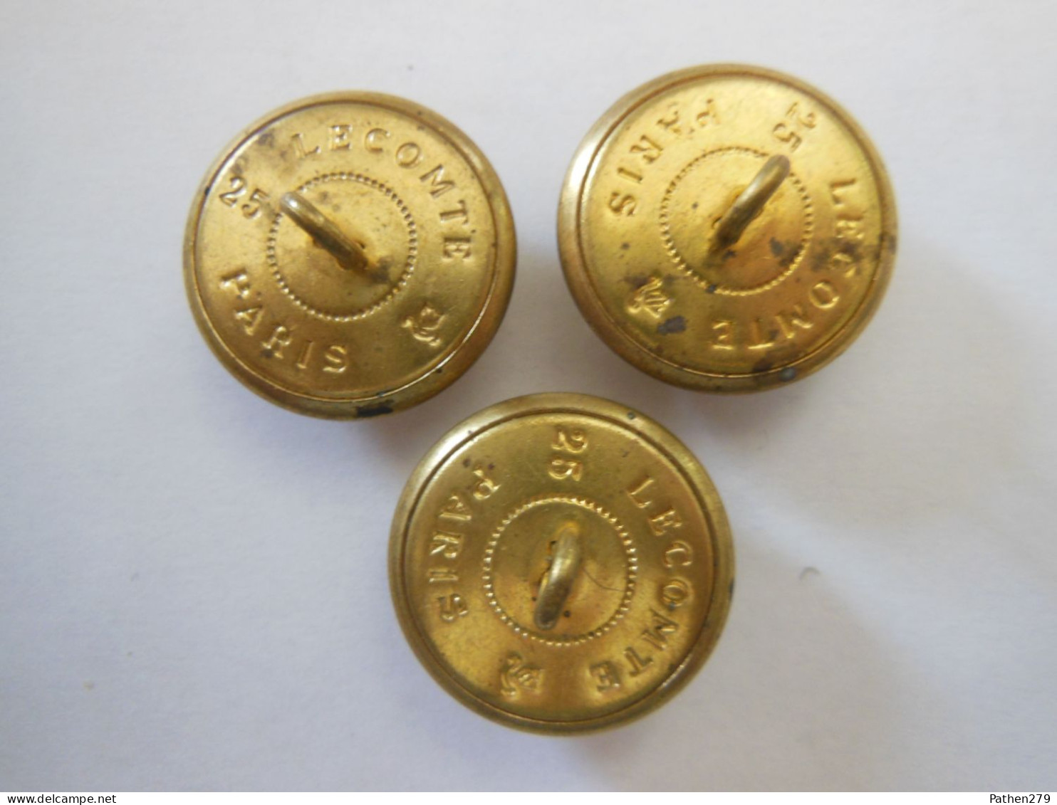 Lot De 3 Boutons Militaires Dorés 25mm Lecomte Paris - Buttons