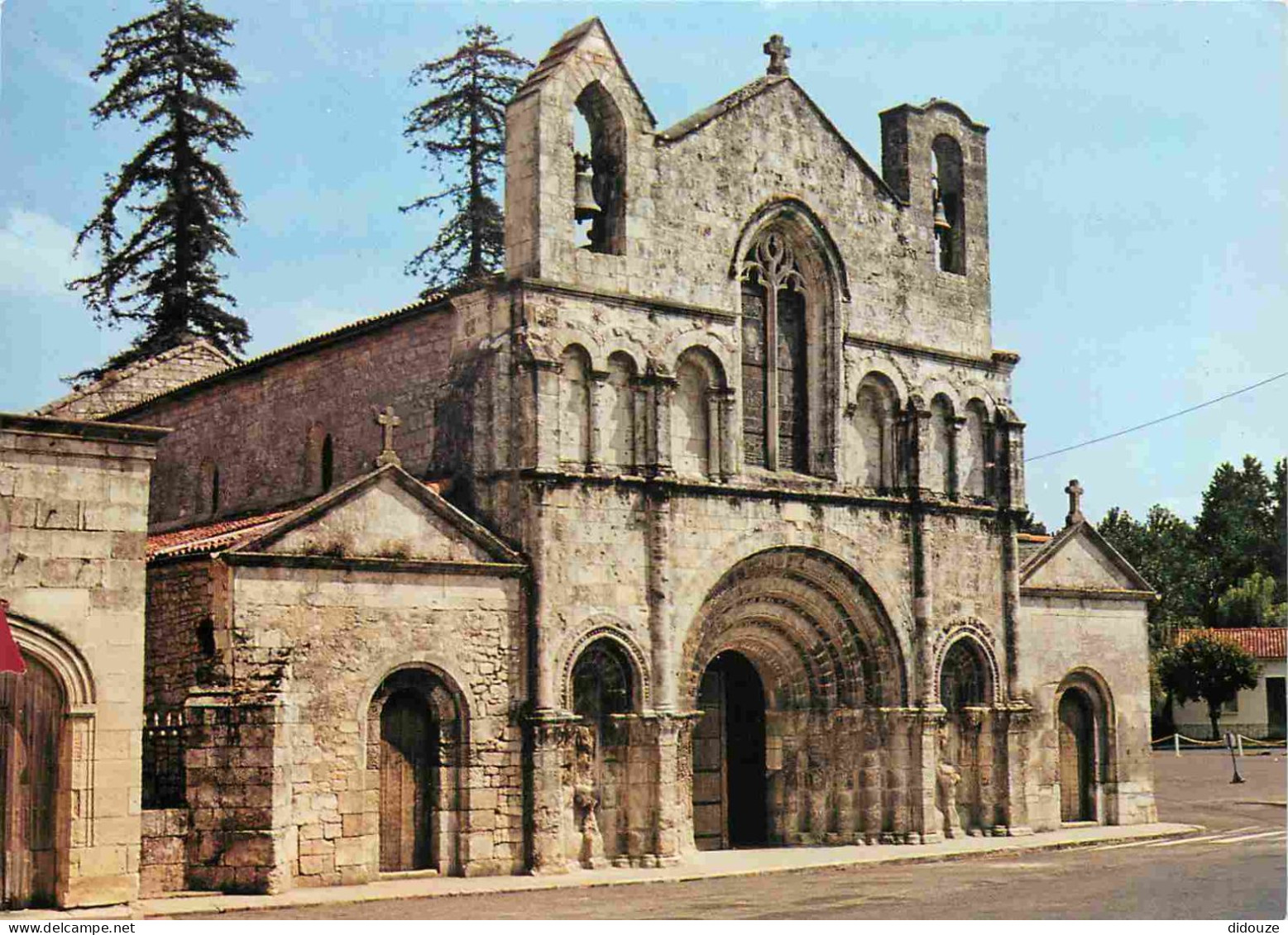 17 - Pons - Eglise Romane St Vivien - CPM - Carte Neuve - Voir Scans Recto-Verso - Pons