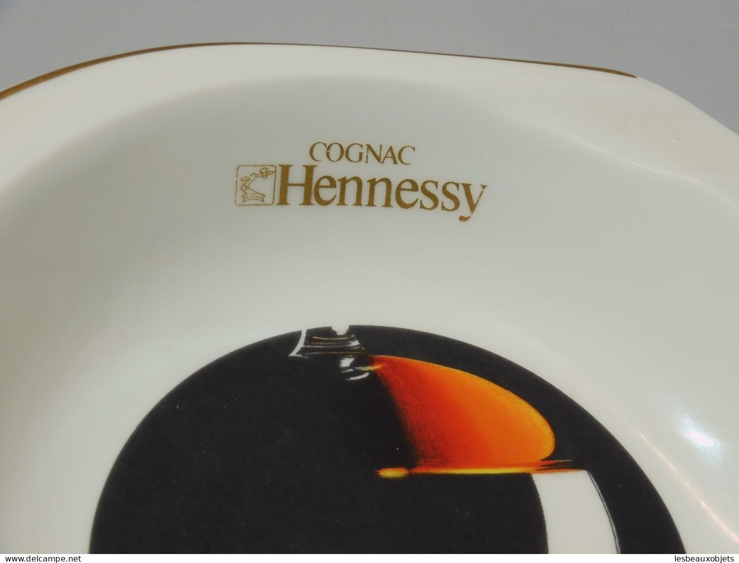 -CENDRIER ANCIEN PUBLICITE COGNAC HENNESSY PORCELAINE BERNARDAUD LIMOGES    E