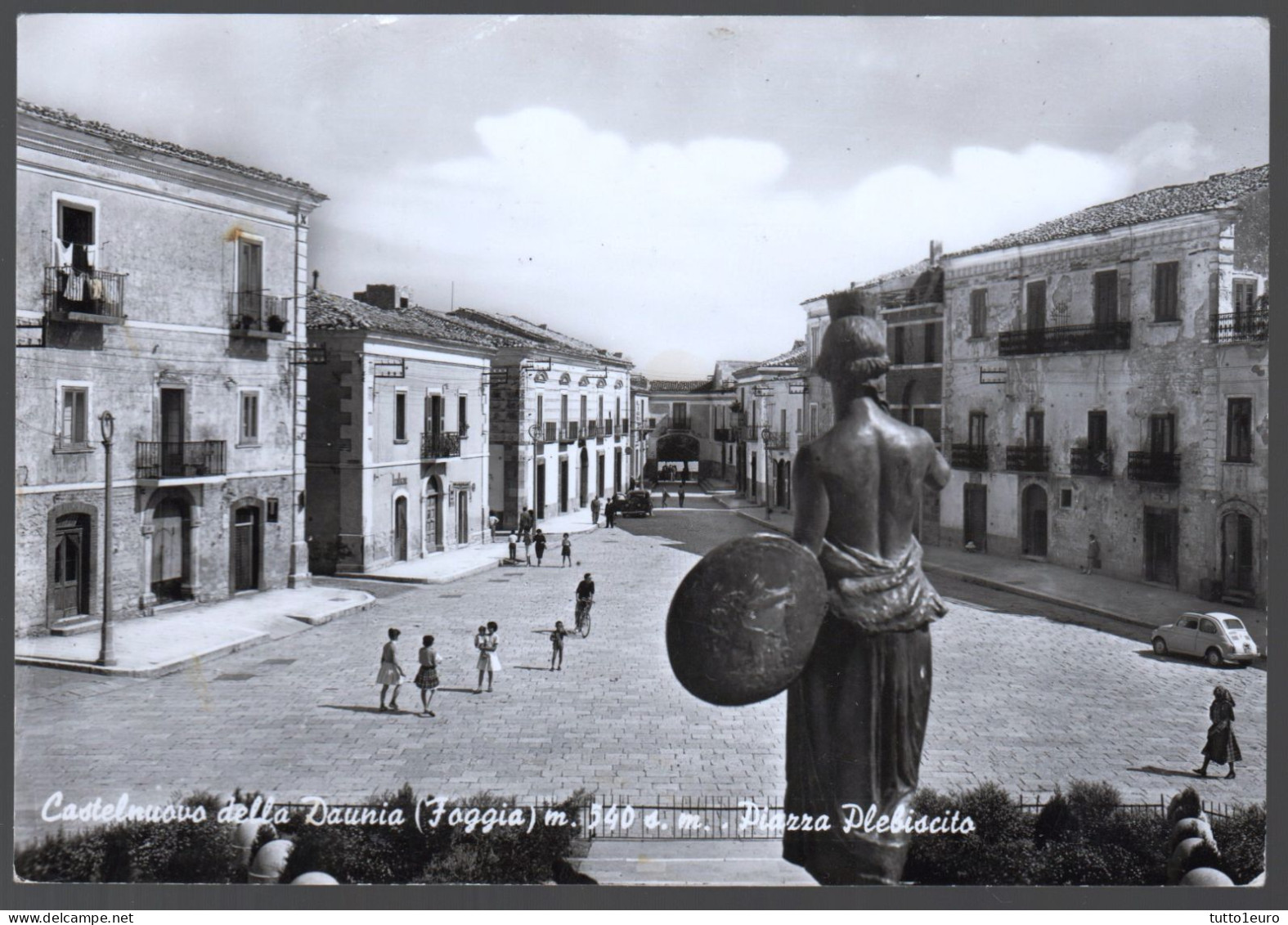 CASTELNUOVO DELLA DAUNIA - FOGGIA - 1973 - PIAZZA PLEBISCITO CON MONUMENTO AI CADUTI - ANIMATA - Foggia