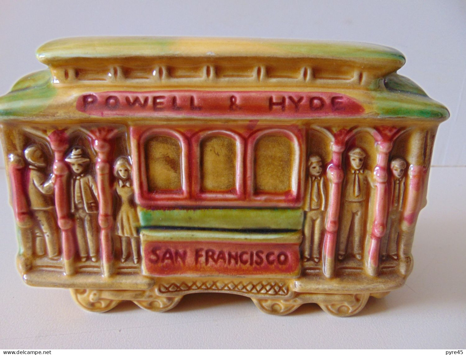 Tirelire En Céramique En Forme De Wagon " San Francisco " - Andere & Zonder Classificatie