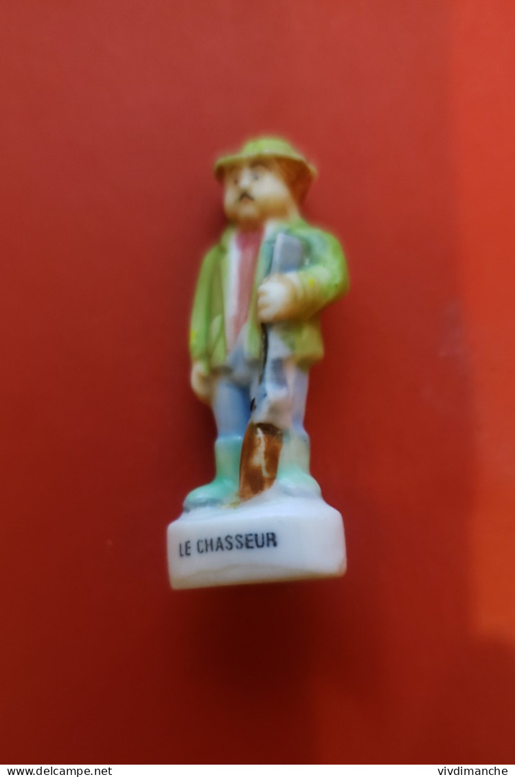 LE CHASSEUR - FEVE BRILLANTE - Personnages