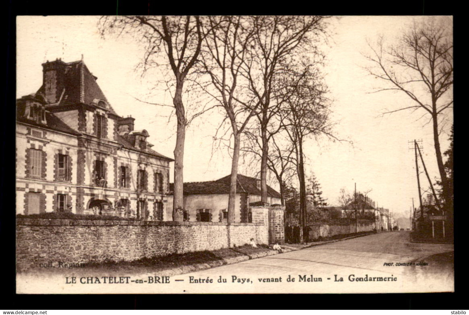 77 - LE CHATELET-EN-BRIE - ENTREE DU PAYS - LA GENDARMERIE - Le Chatelet En Brie