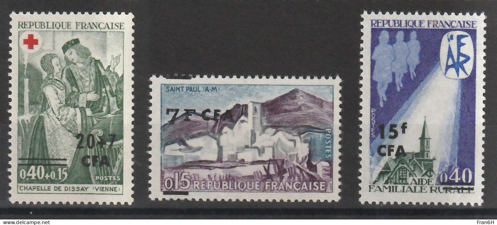 Surcharges Décalées - Neufs ** - MNH - 3 Timbres - Unused Stamps