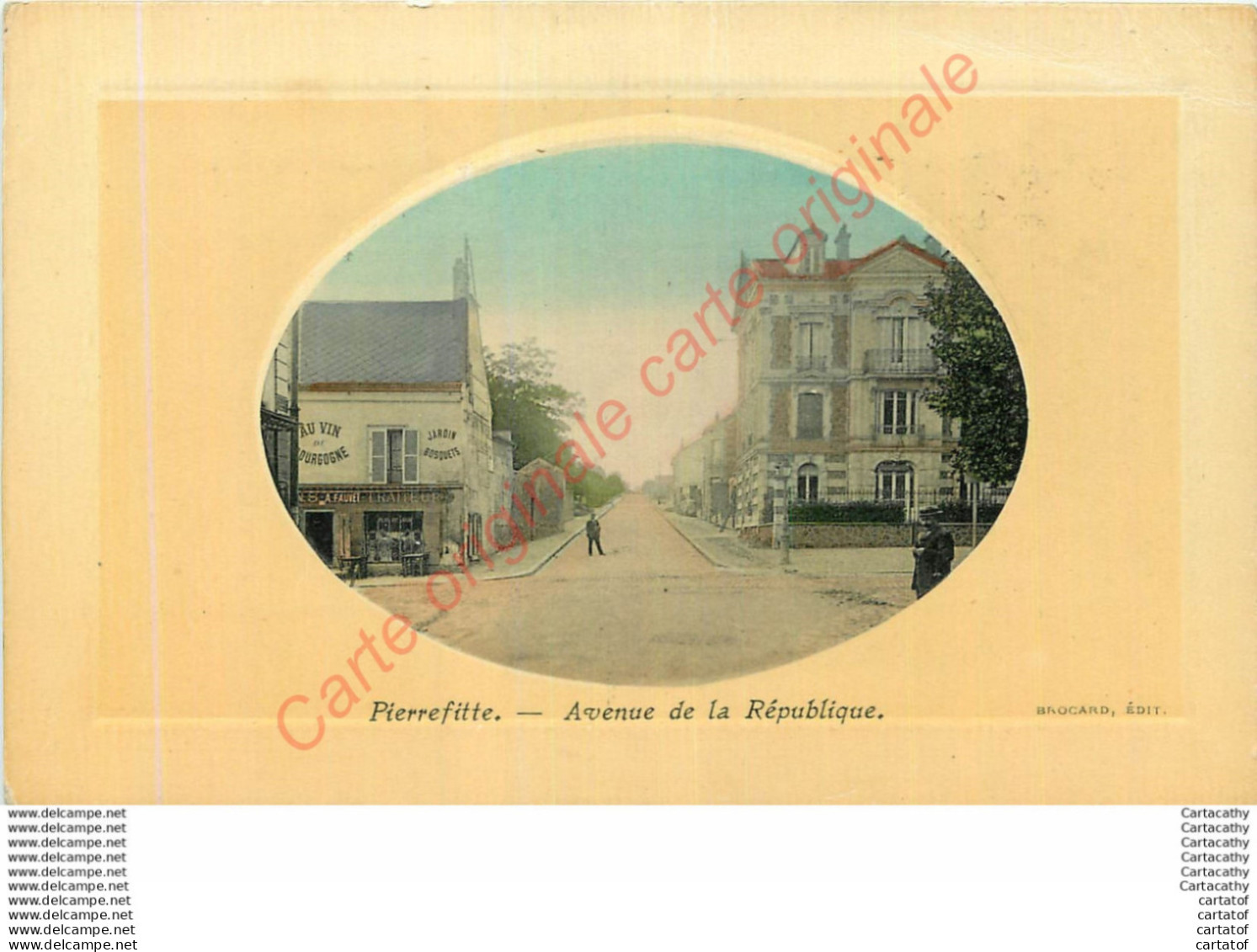 93.  PIERREFITTE .   Avenue De La République .  CPA Vernie Colorisée à Cadre Gauffré . - Pierrefitte Sur Seine