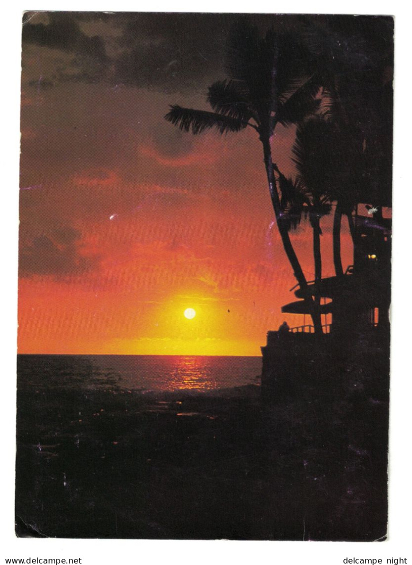 Jameson's By the sea - couchers de soleil / Beautiful Sunsets overlooking Magic Sands Beach, Hawaii