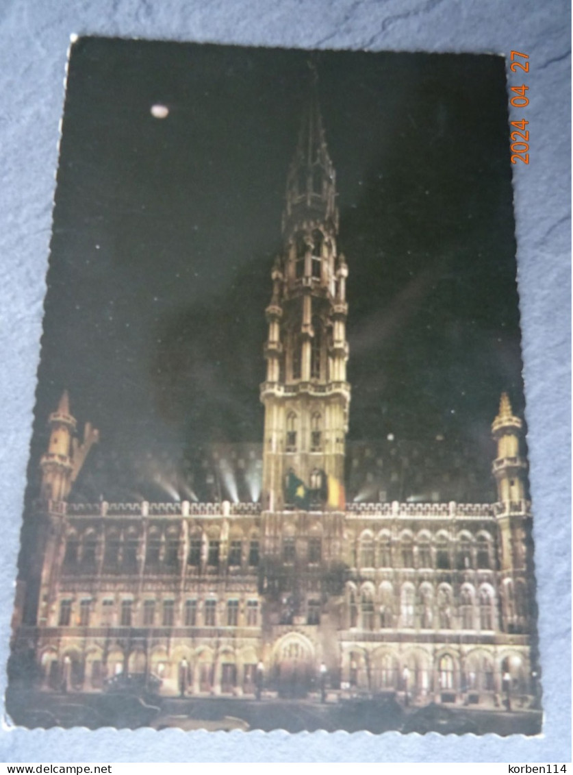 STADHUIS - Brussels By Night