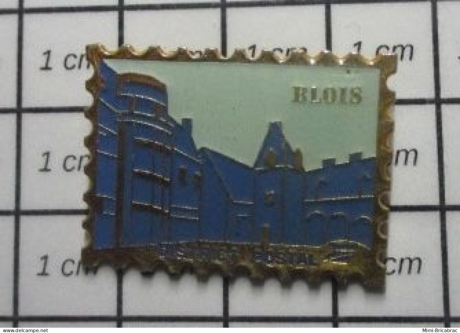 613c Pin's Pins / Beau Et Rare / POSTES / LA POSTE BLOIS CHATEAU - Correo