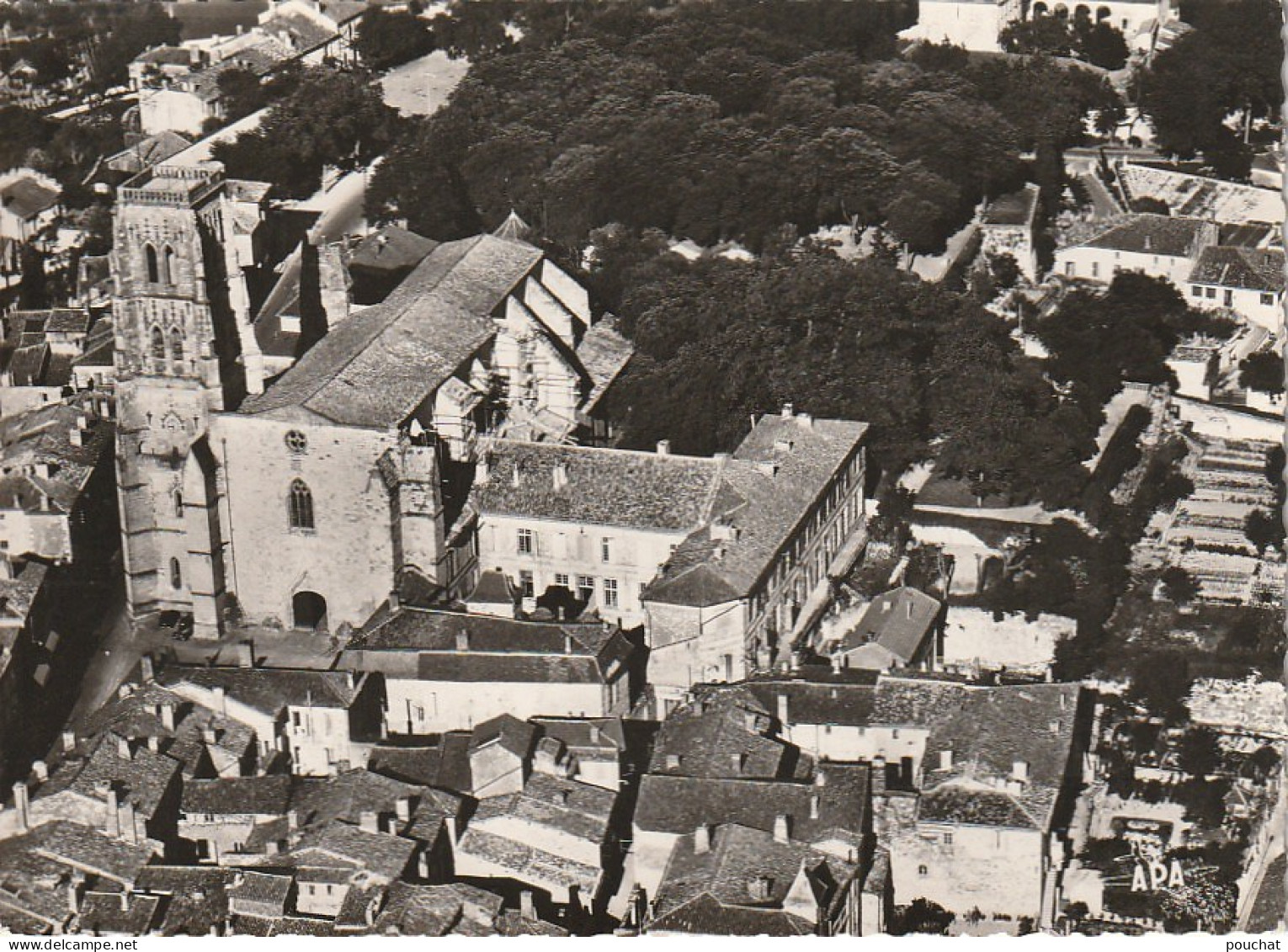 CE22 -(32) LECTOURE  -  VUE AERIENNE SUR LA CATHEDRALE  - 2 SCANS - Lectoure