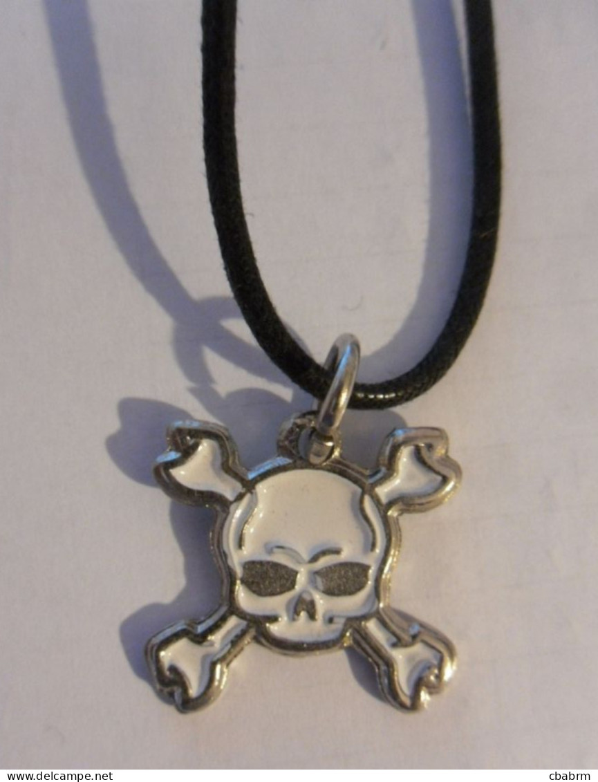 TETE DE MORT OS Pendentif Métal Tête De Mort (blanche) - Hangers