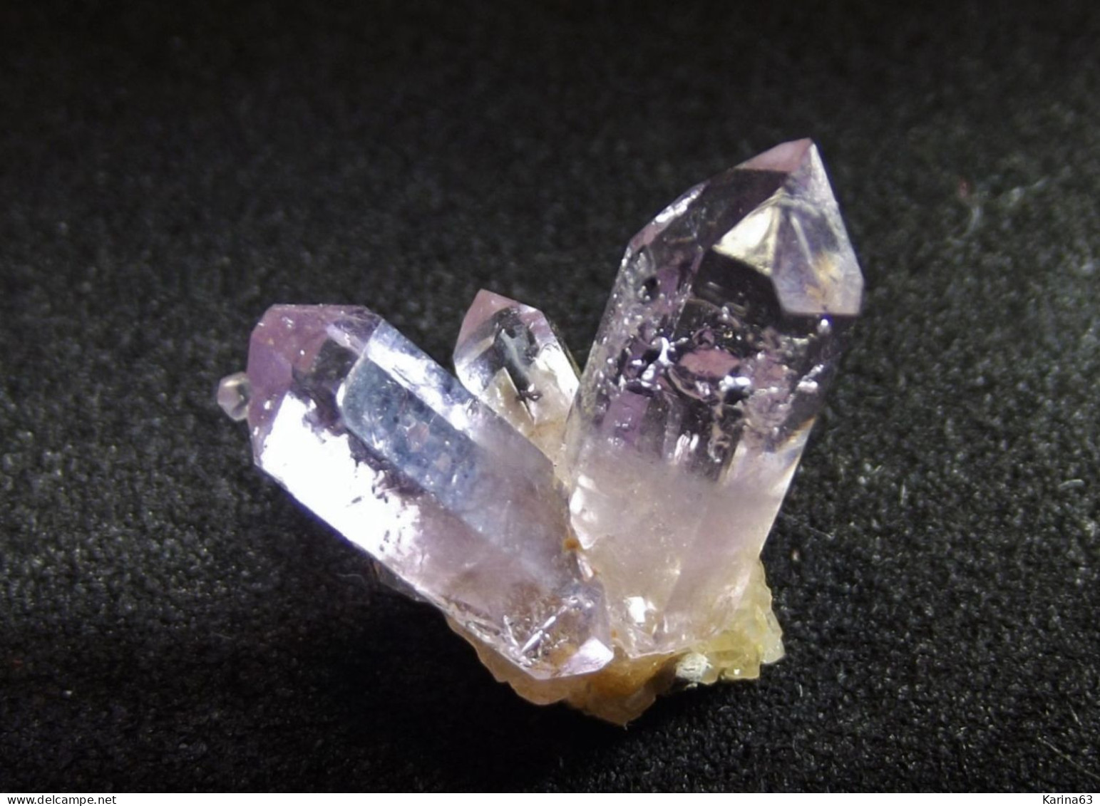 Quartz Var. Amethyst Floater  (1.5  X 1 X 1 Cm ) - Capurru Quarry - Osilo - Sardegna - Italy - Minéraux